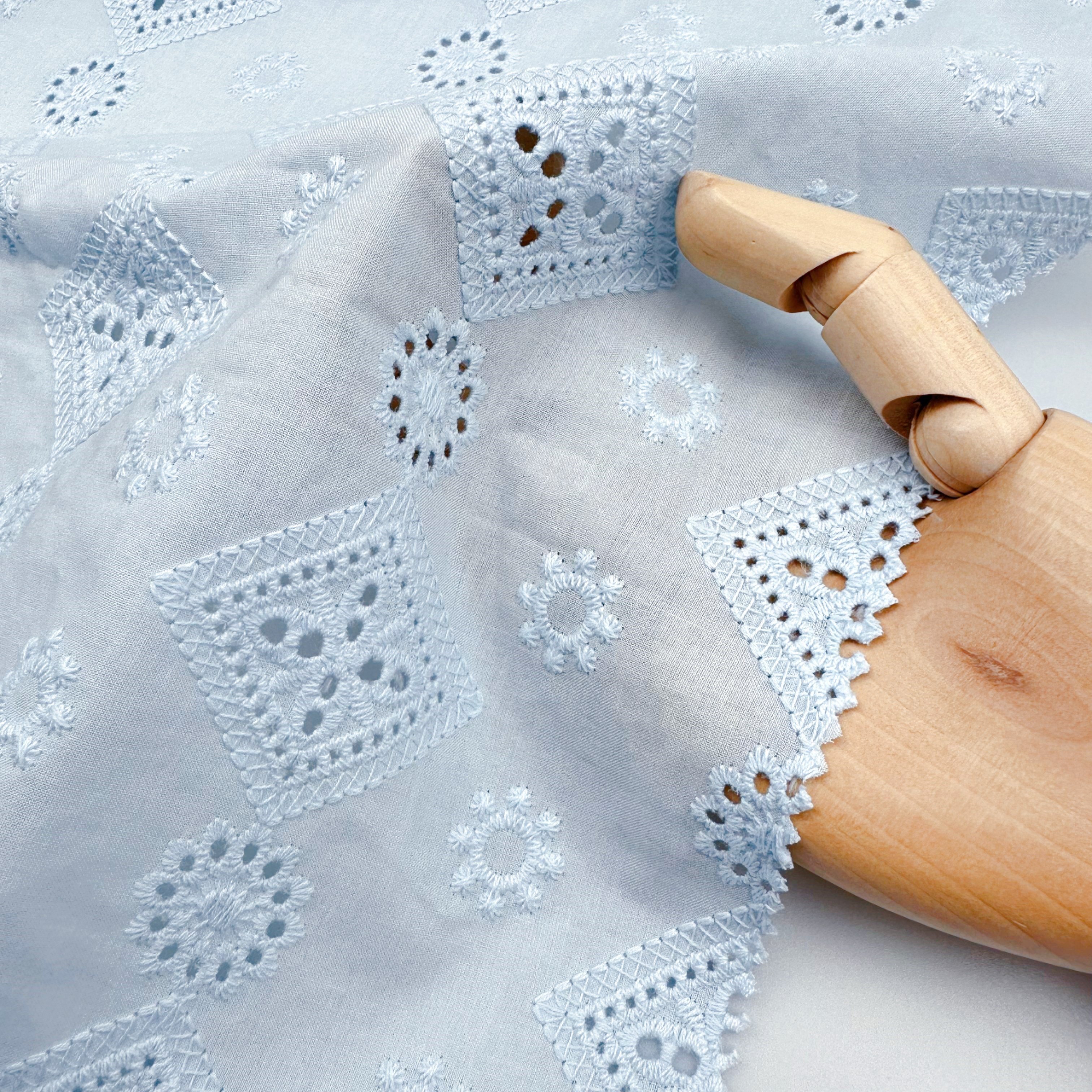 Lace 100% Cotton Eyelet Fabric Embroidered Cloth Cotton Embroidery Fabric For Dress