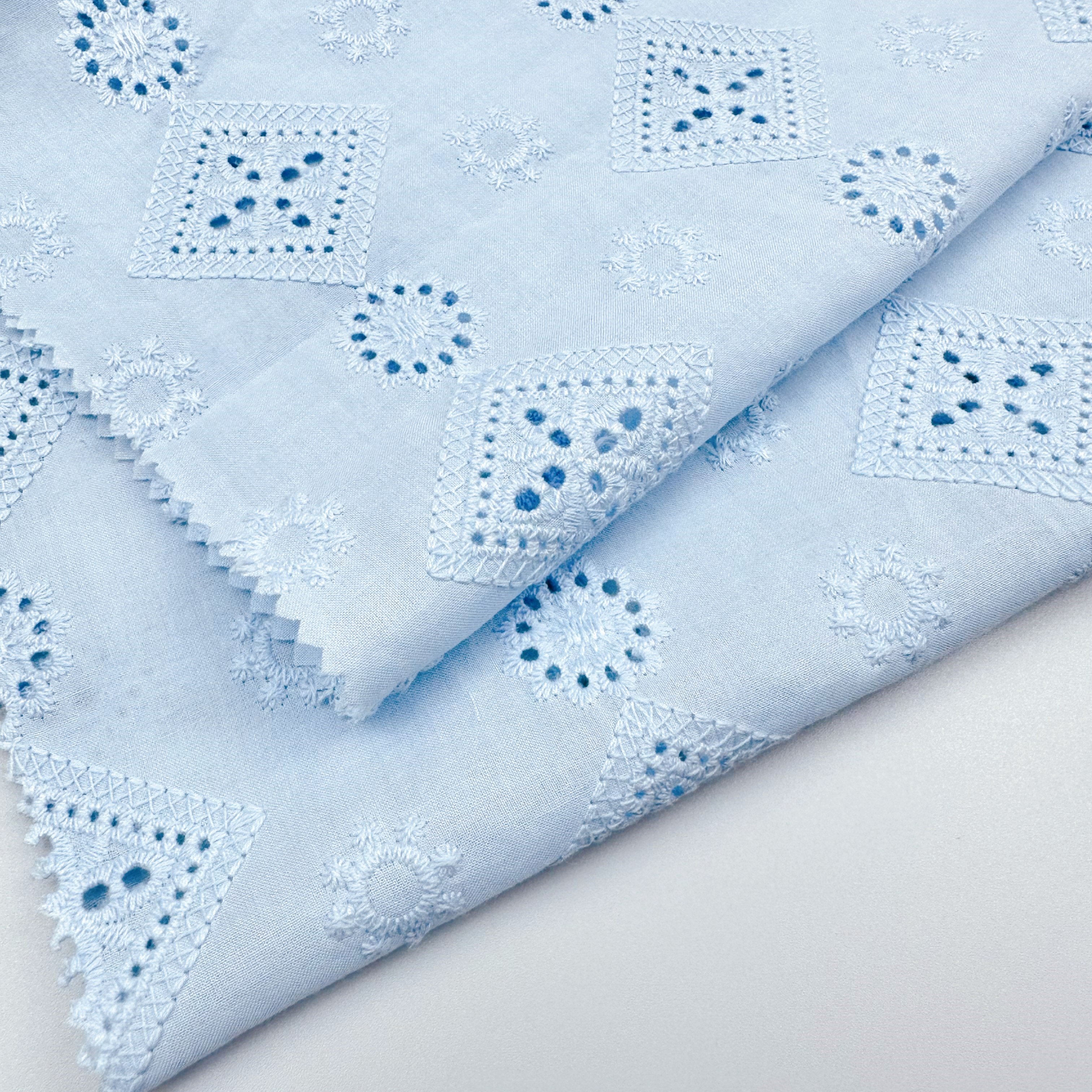 Lace 100% Cotton Eyelet Fabric Embroidered Cloth Cotton Embroidery Fabric For Dress