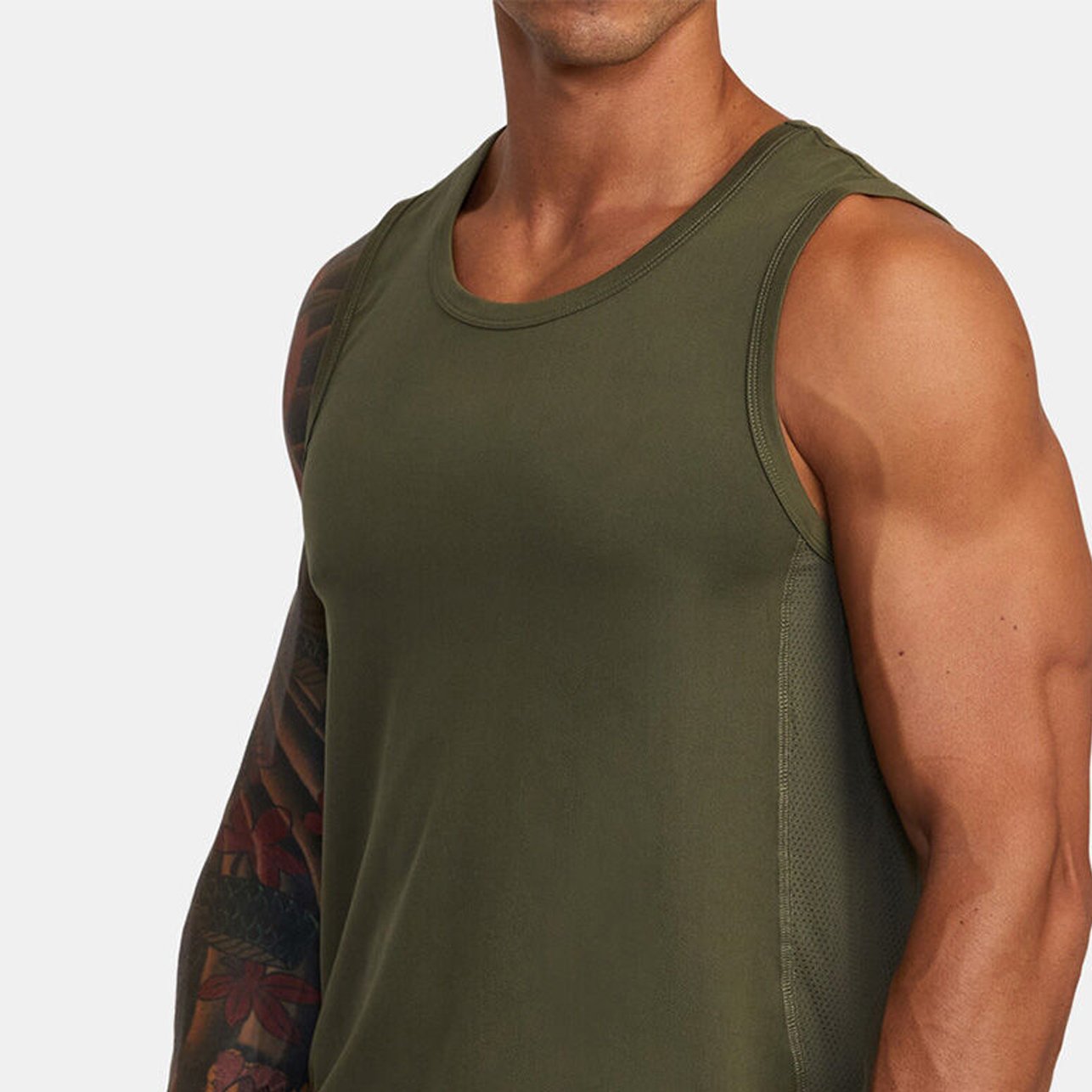 Best Quality Customizable Men's Gym Tank Top Personalized with Your Own Logo Screen Printing on Cotton Material