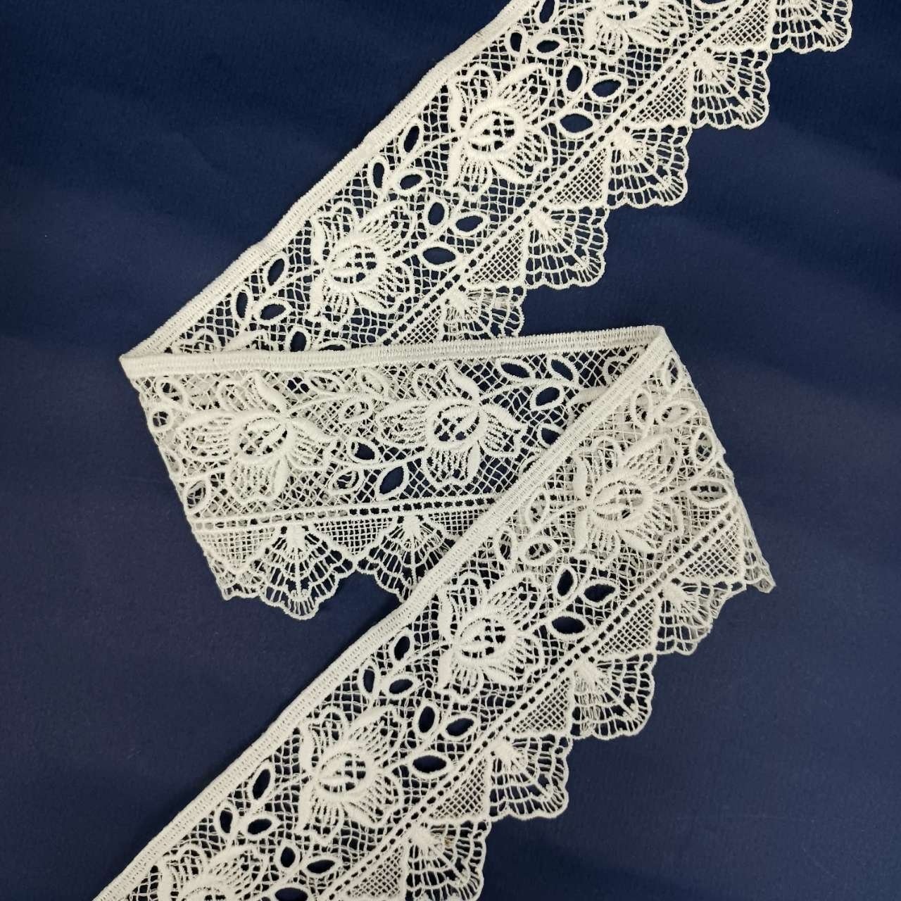 Fancy White 70 mm Floral embroidery Border Lace 3D