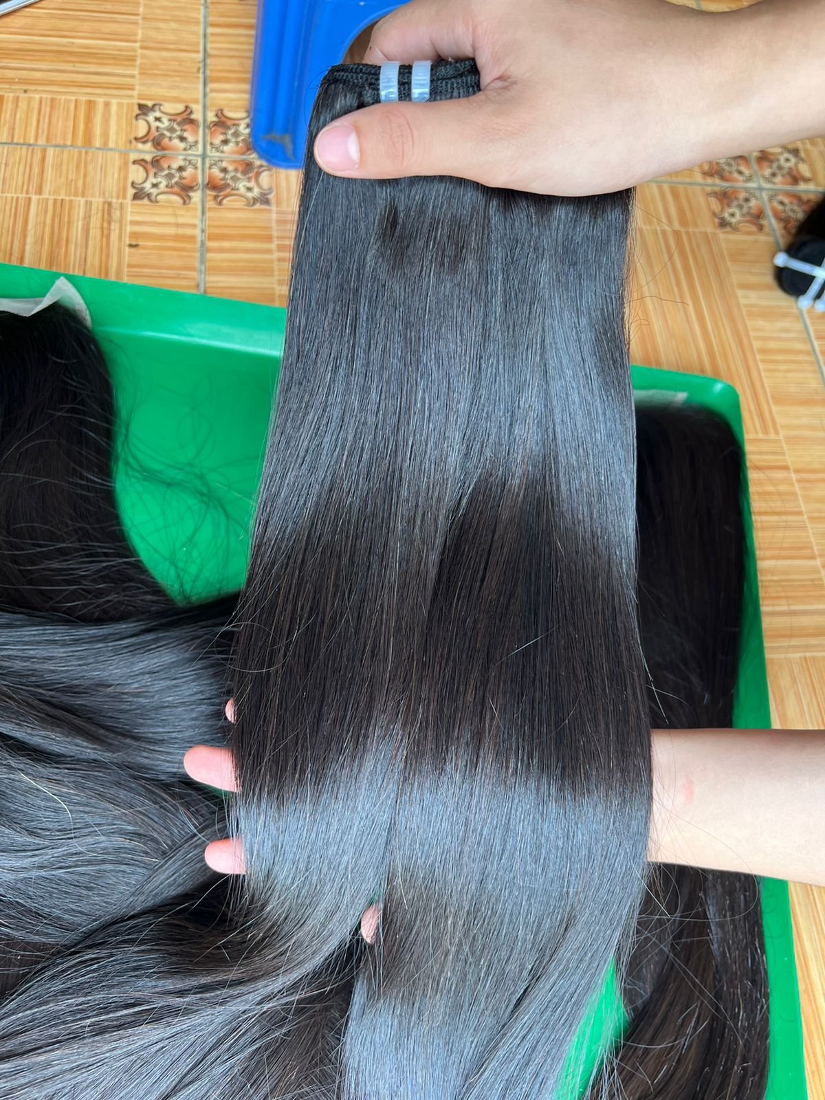 Wholesale 100% Vietnamese Virgin Hair Bone Straight Hair Extensions 3 Bundles With Lace Closure ( Frontal ) For Black Women