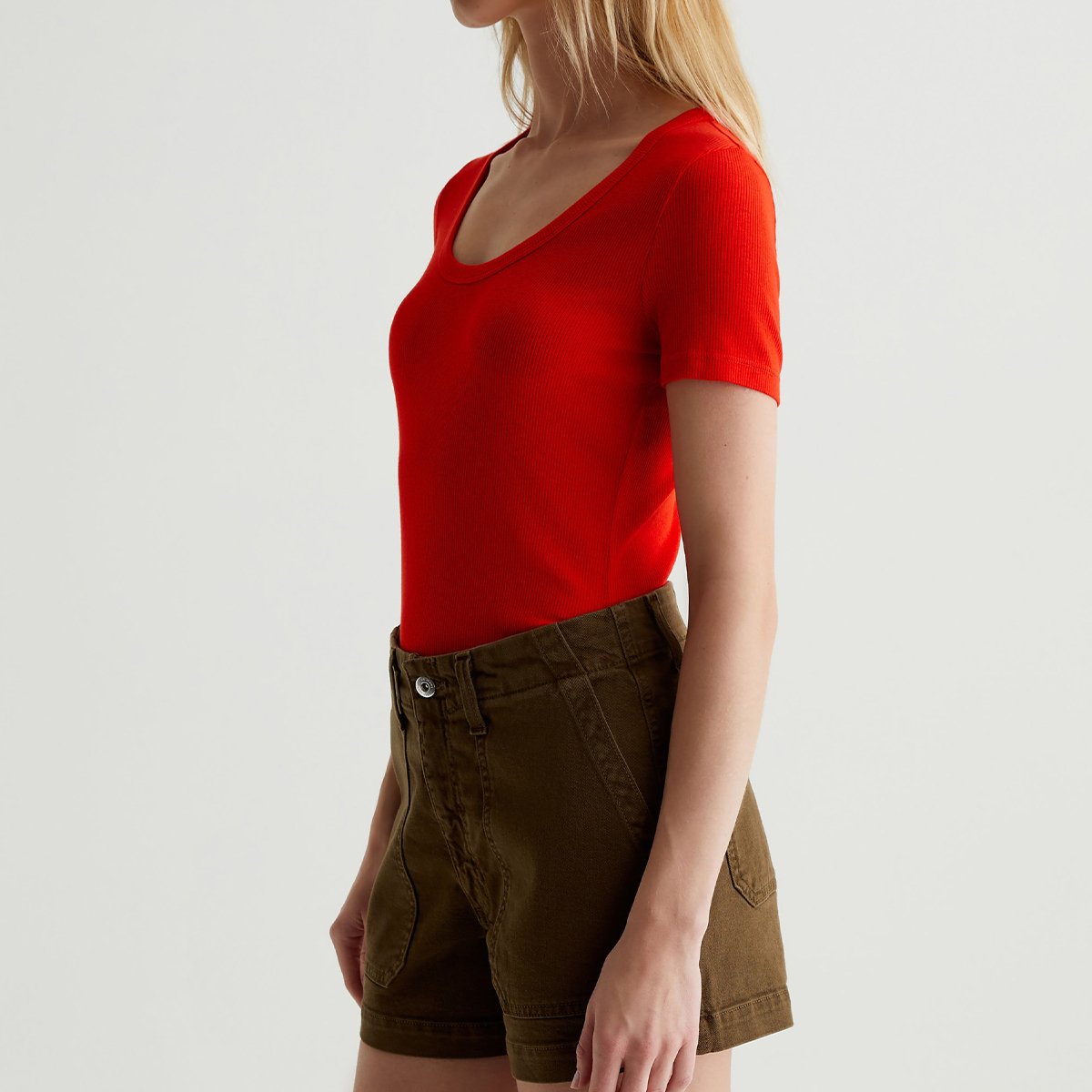 OEM/ODM Custom vibrant Red Women's Slim Fit Scoop Neck T-Shirt - Soft Stretch-Blend Rib Knit, Thick Binding Detail