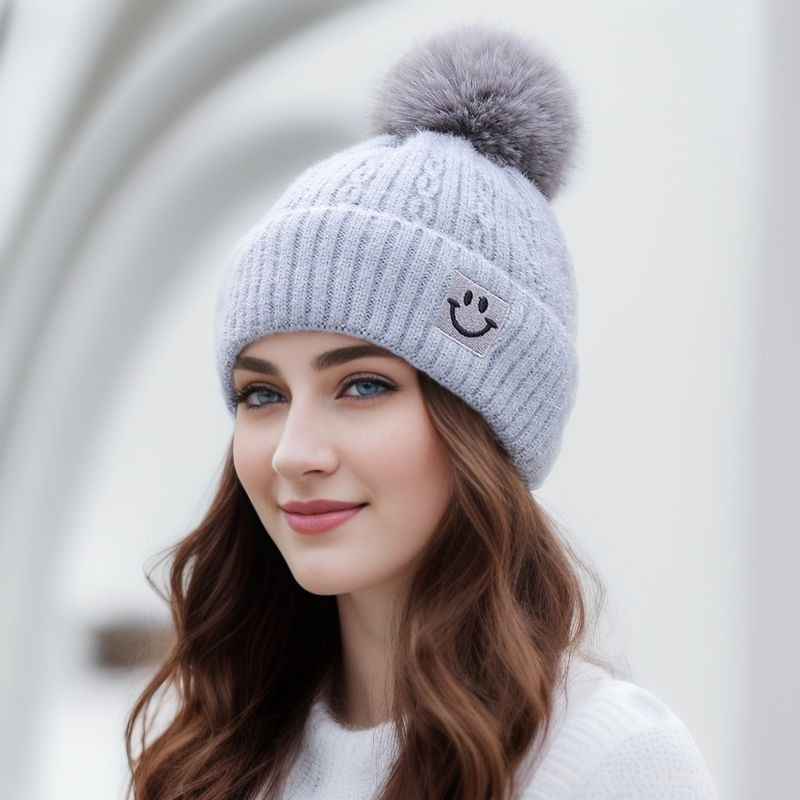 High Quality Top Tier Bulk Vendors Custom Logo Trendy Youth Unique Winter Knitted Plain Beanies Blank Bobble Hat With Patch