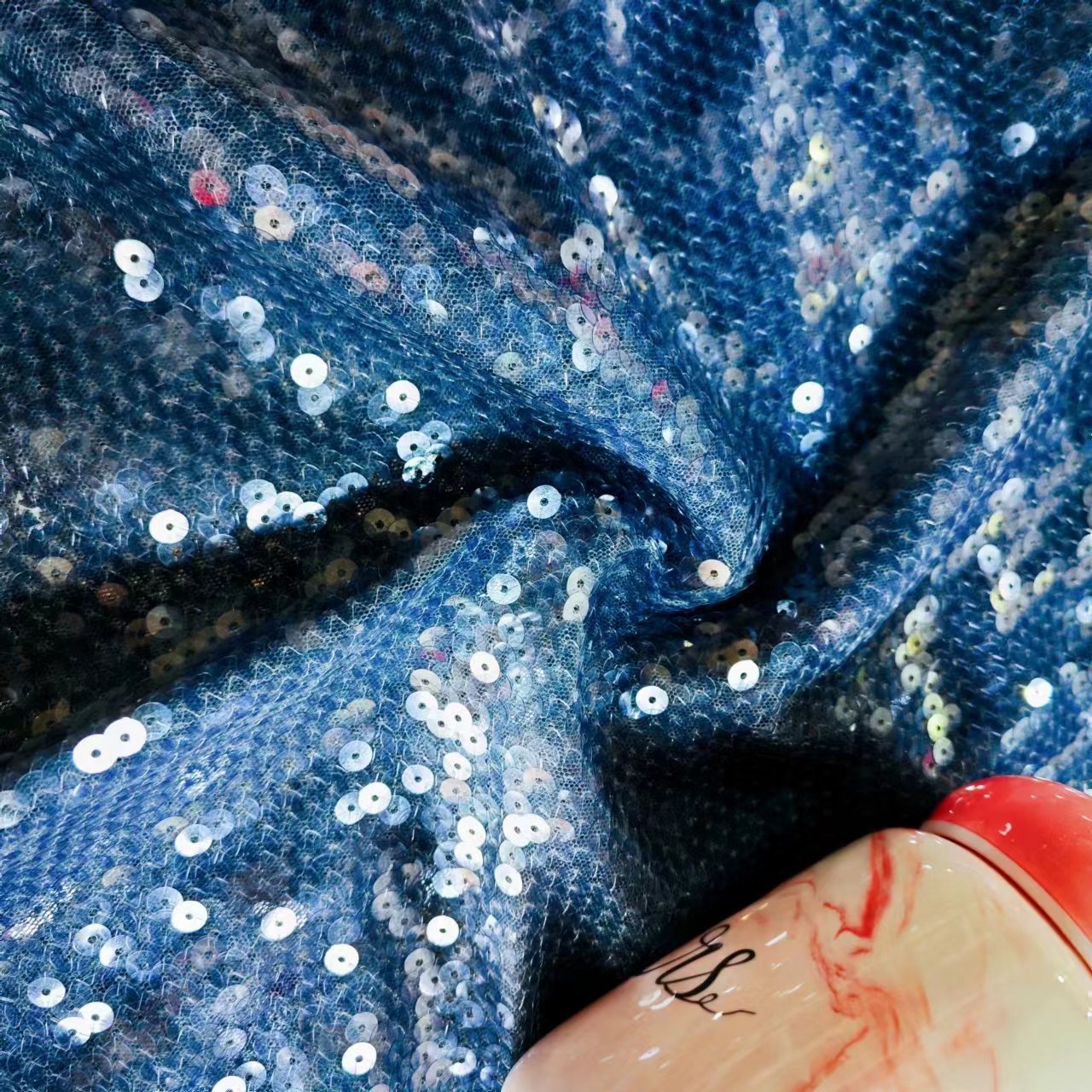 Fashion Sequin Fabric 100%Polyester Basic Mesh Fabric 280gsm Fish Scale Sequin Fabric for Designer 2024 Garments