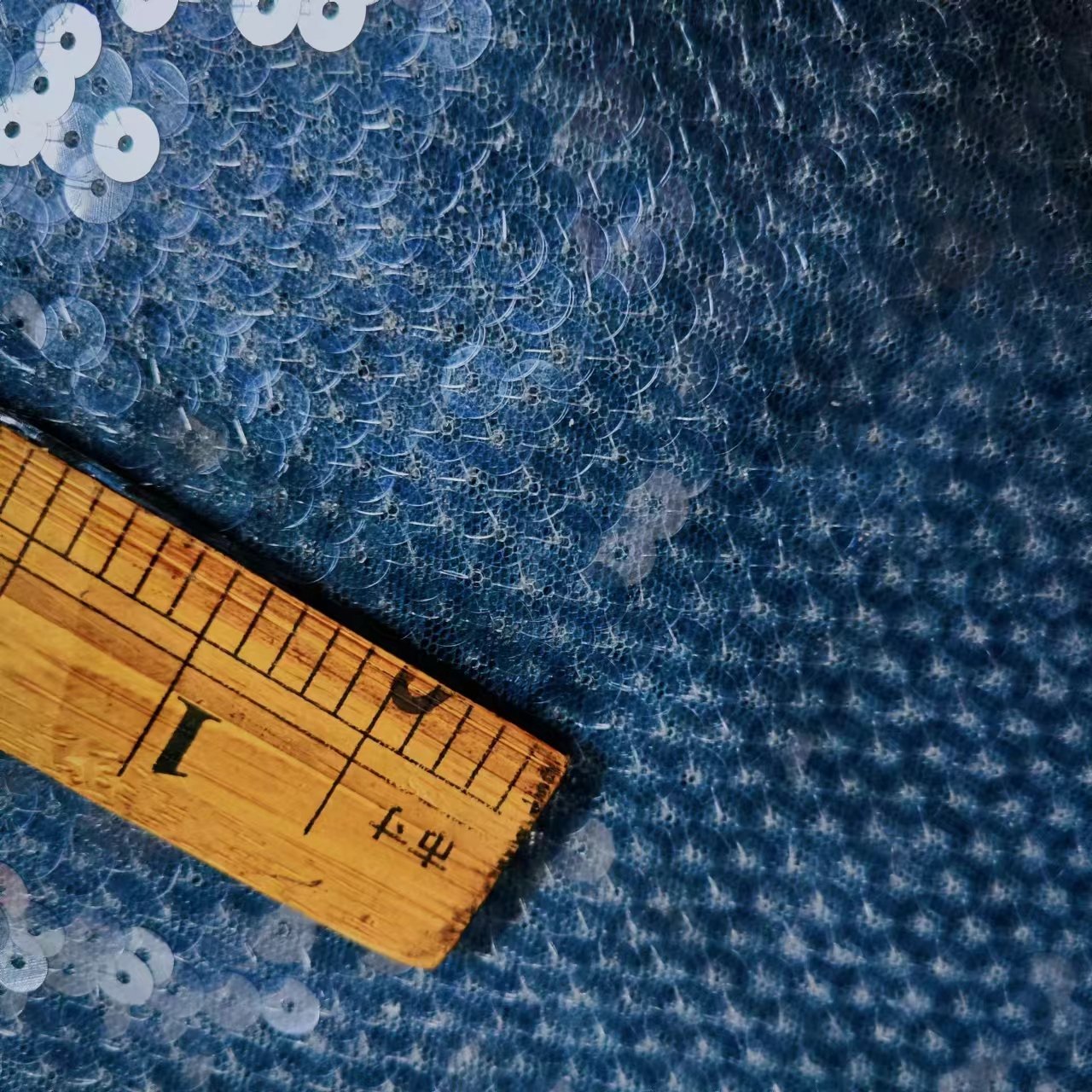 Fashion Sequin Fabric 100%Polyester Basic Mesh Fabric 280gsm Fish Scale Sequin Fabric for Designer 2024 Garments