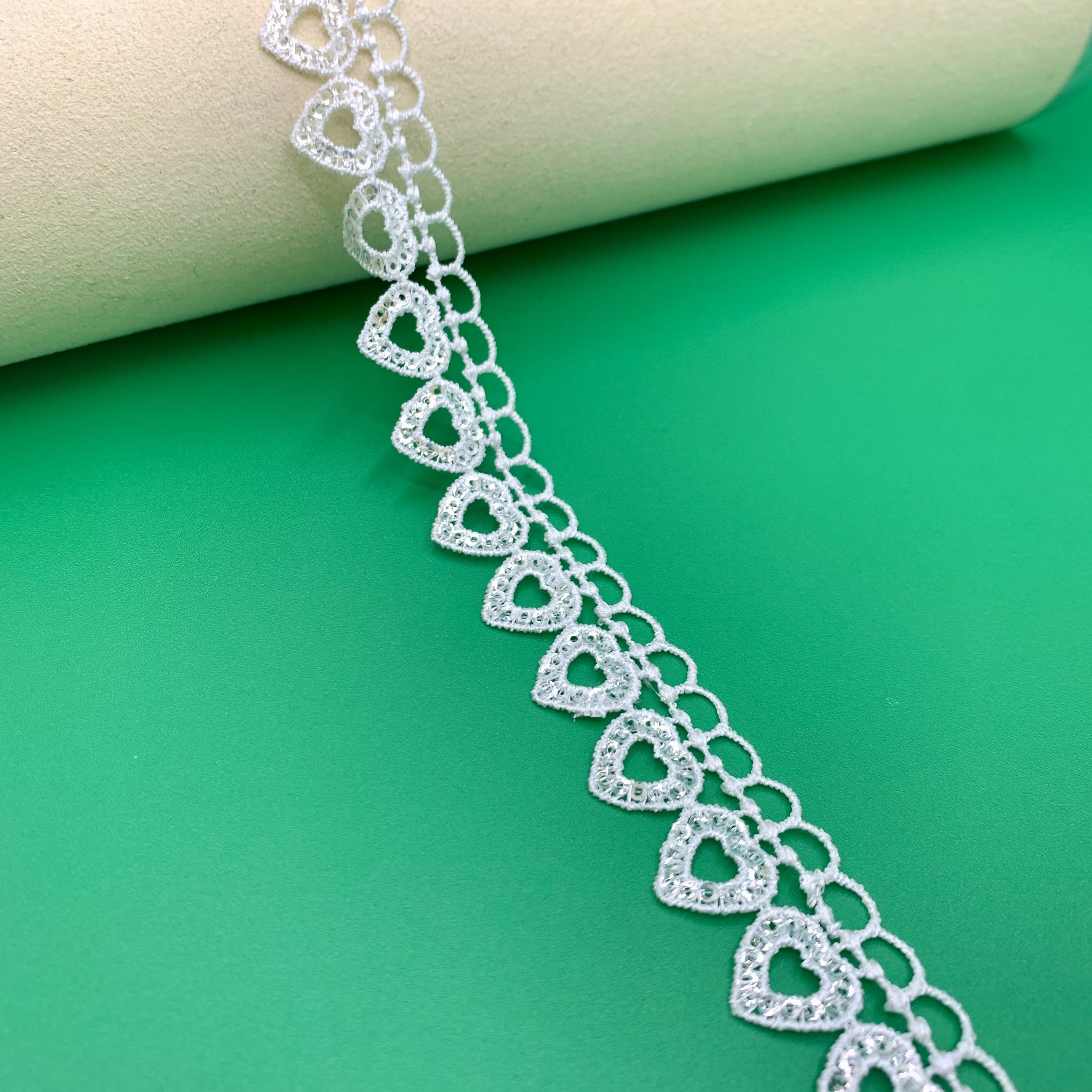 Wholesale Price Fancy Lace Trim By Yard White Beautiful Embroidery Shiny Sequin Guipure Lace Fabric Trim For Party Dress