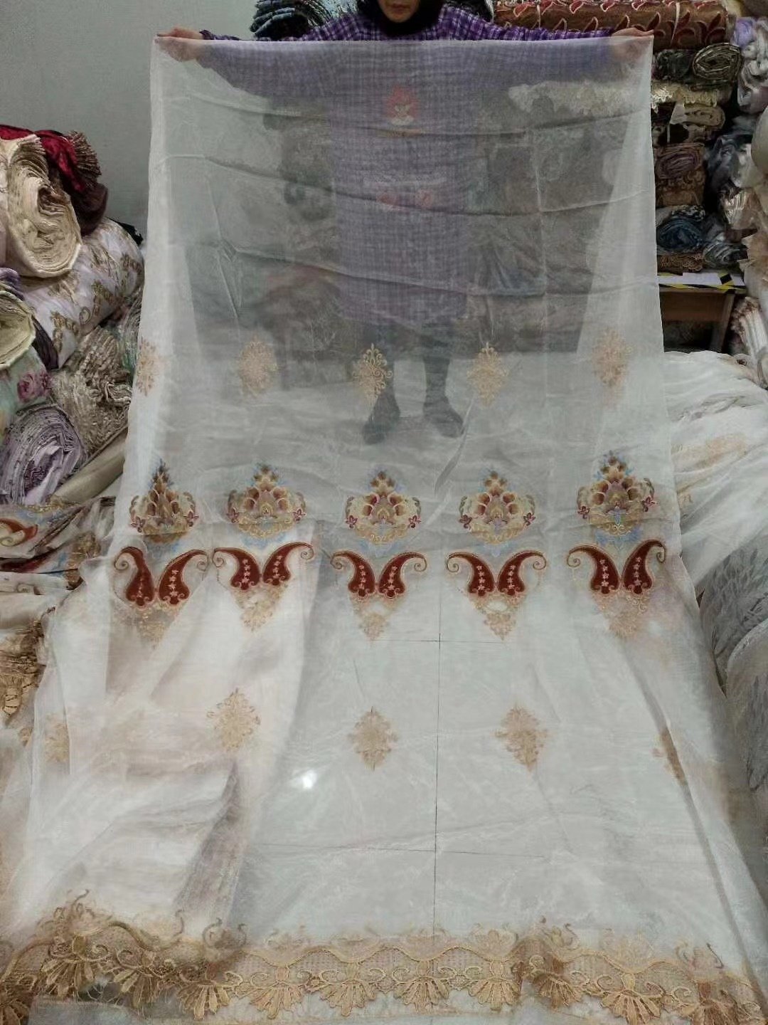 100% Polyester Luxury Design White Sheer Curtain Fabric with Velvet Embroidery Lace Woven Technics Factory Supply Living Room