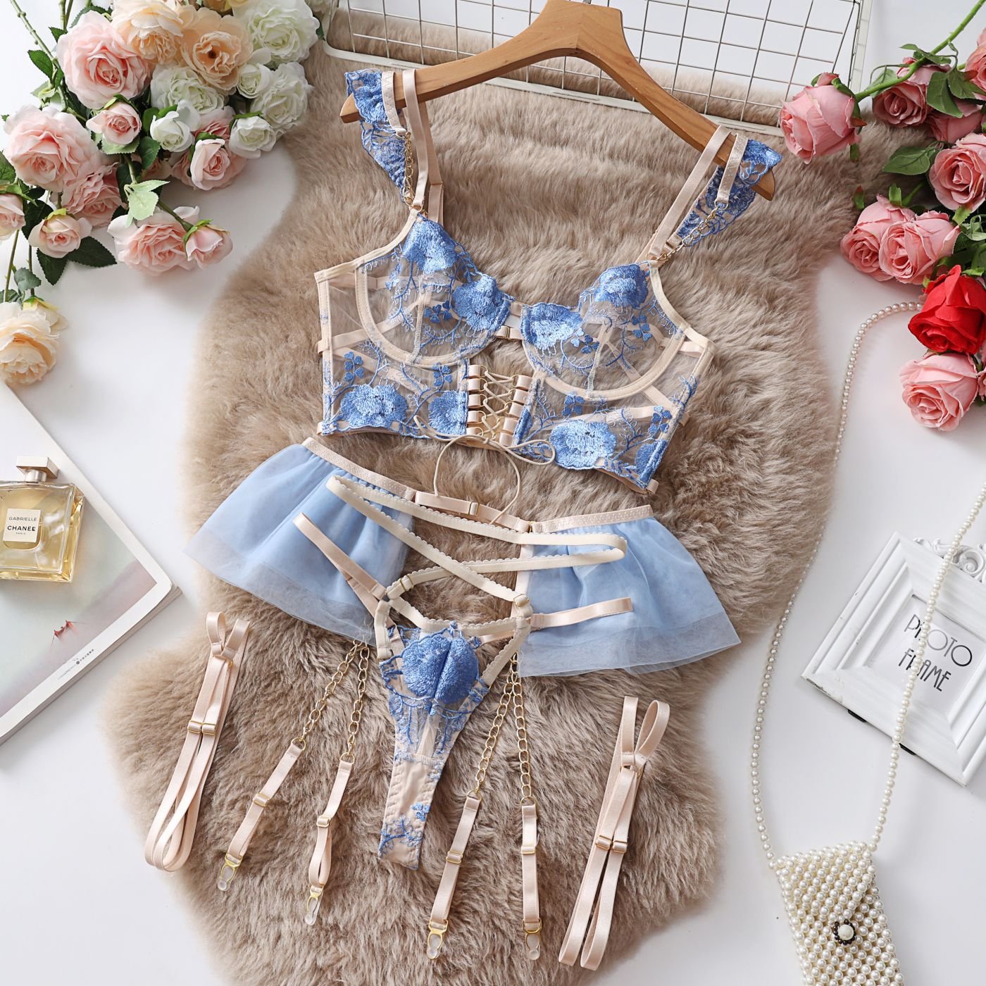 New Fashion Women's Erotic Lingerie Set Sexy Embroidery Lace Underwear Breathable Mesh Fabric for Adults Packaged in Bag