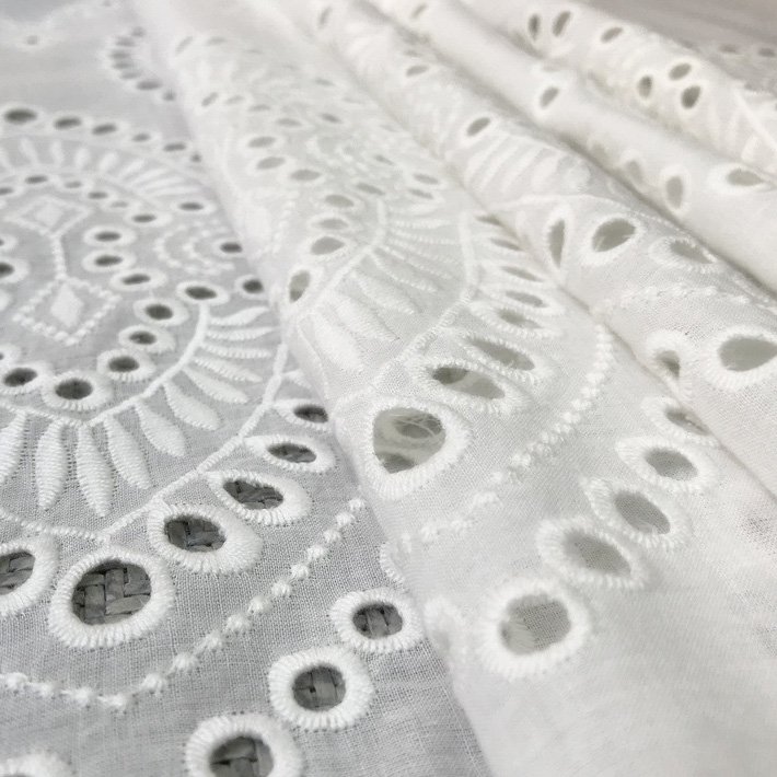2024 High Quality Embroidery Lace Fabric 135Cm Guipure Edge Cotton Lace Textile For Garment