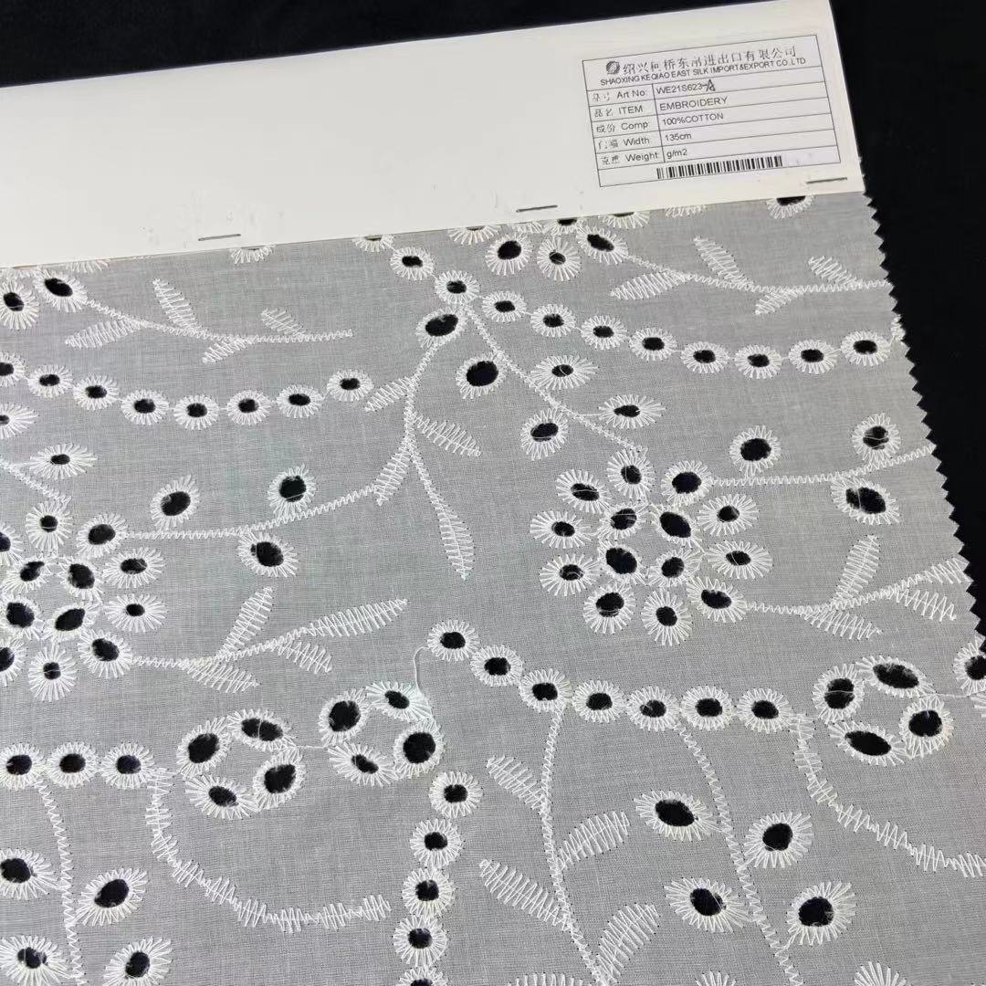 Hot Selling White Flower cotton eyelet embroidery dress fabric Trim Soft Wide Cotton Lace Embroidery