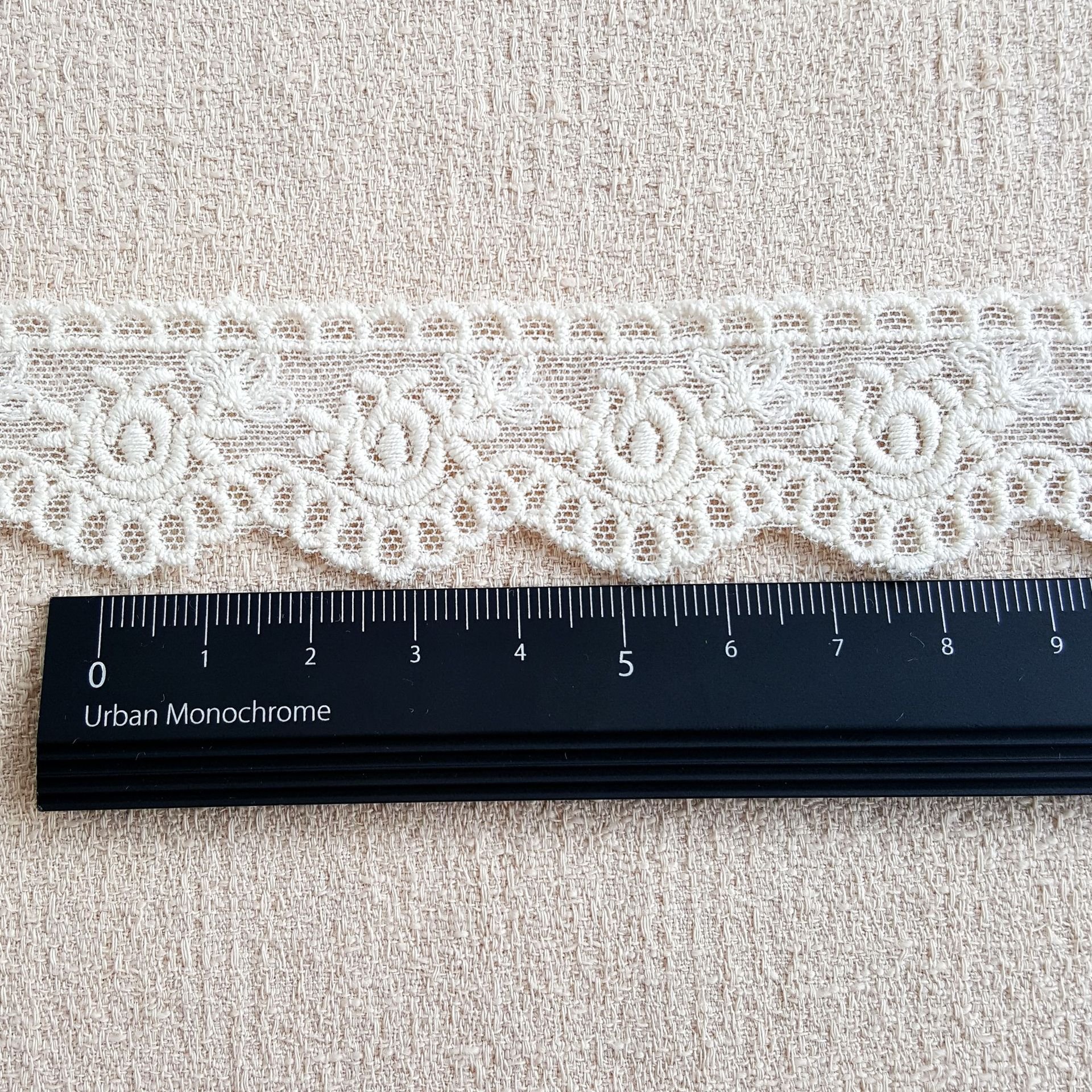 Free Samples Suppliers Wholesale Tissue Cotton Lace Embroidery Fabric White 3d Embroidery Lace Trim