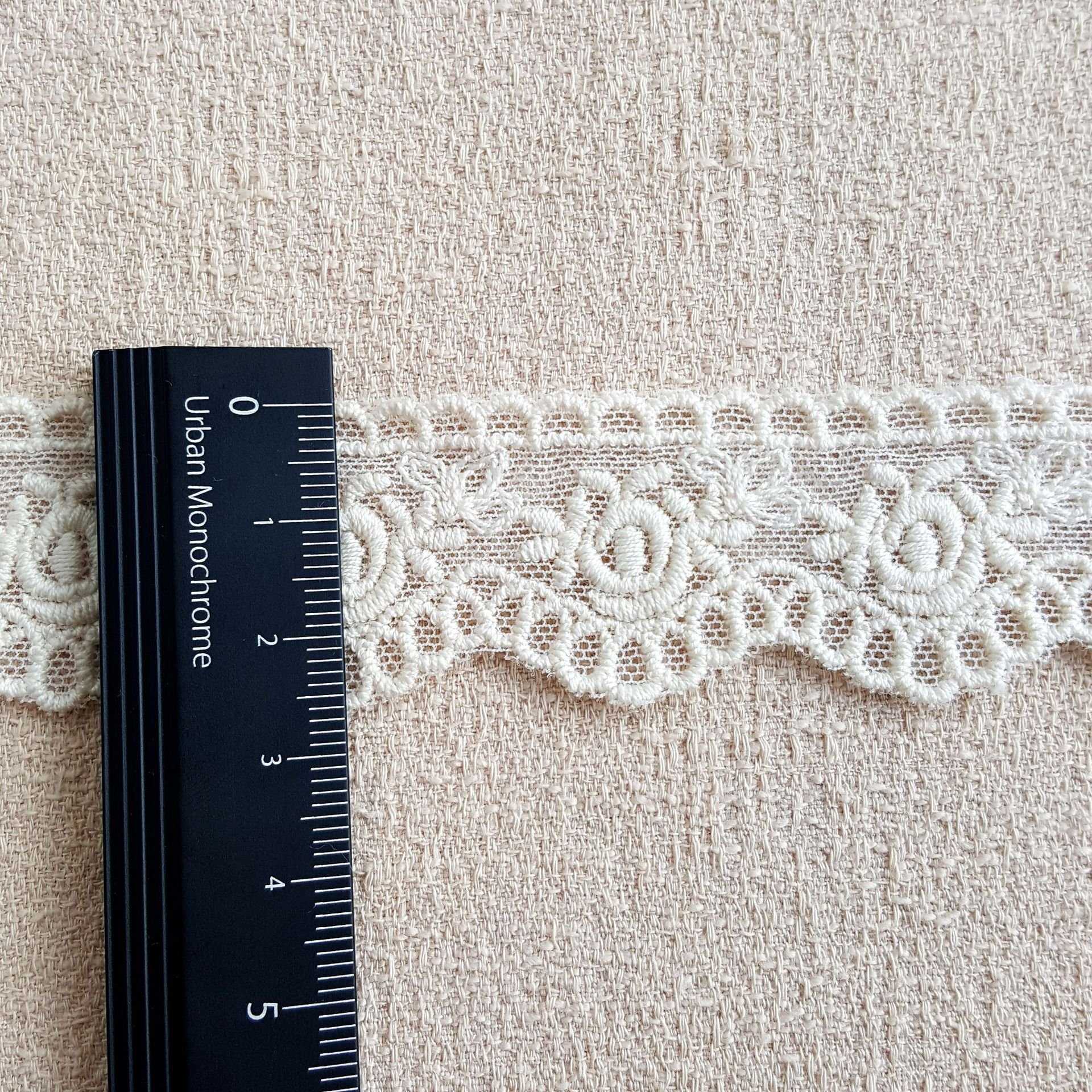 Free Samples Suppliers Wholesale Tissue Cotton Lace Embroidery Fabric White 3d Embroidery Lace Trim