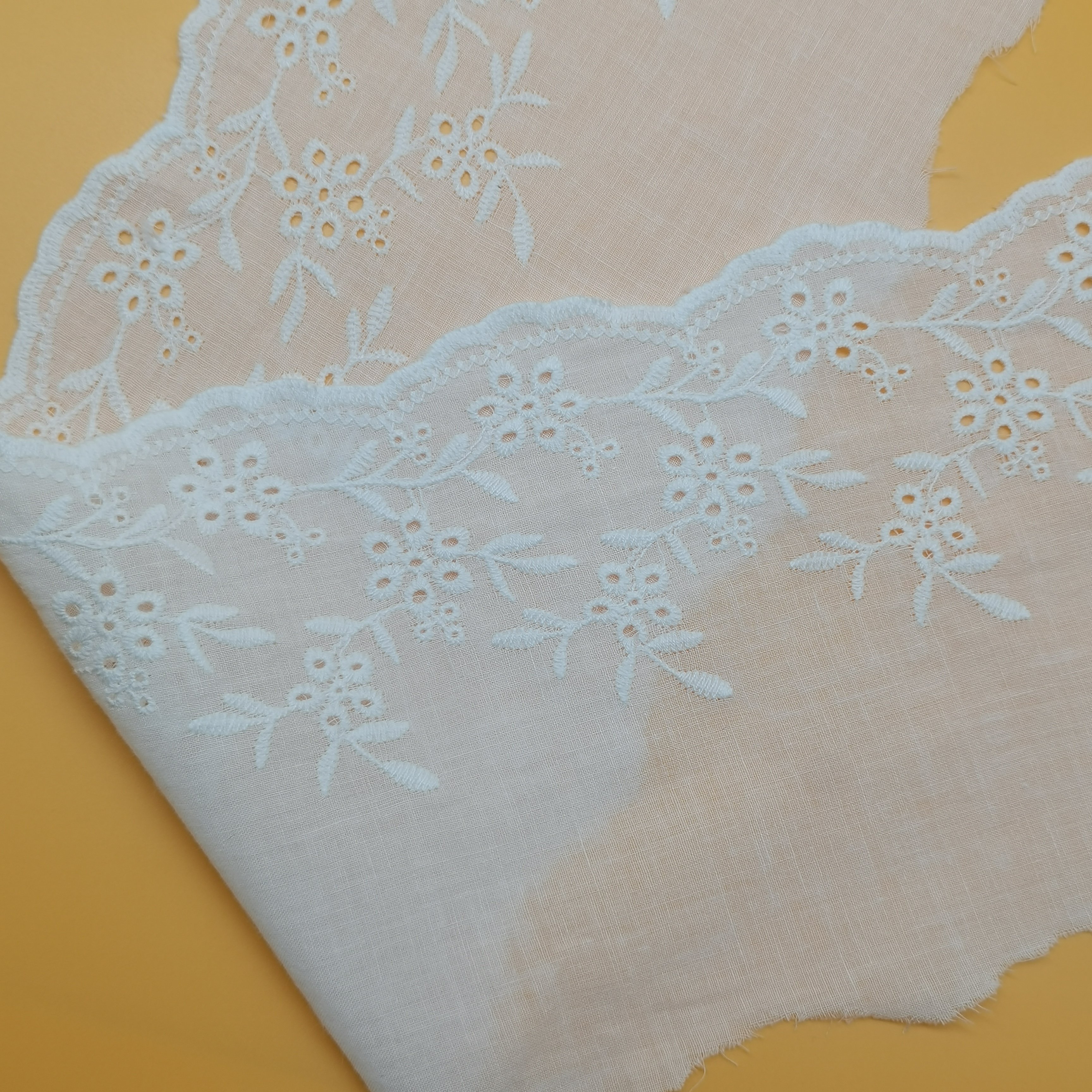 Hot Sale Embroidery 100% Cotton Lace Fabric Hand Embroidery Eyelet Cotton Guipure Lace For Women Garment