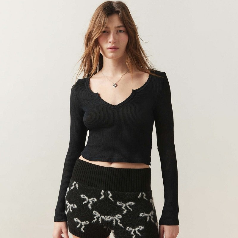 Custom Women's T-Shirt with V-Neck Slim Fit Long Sleeved Knitted Ribbed Mesh Y2K Crop Tops with Casual Style