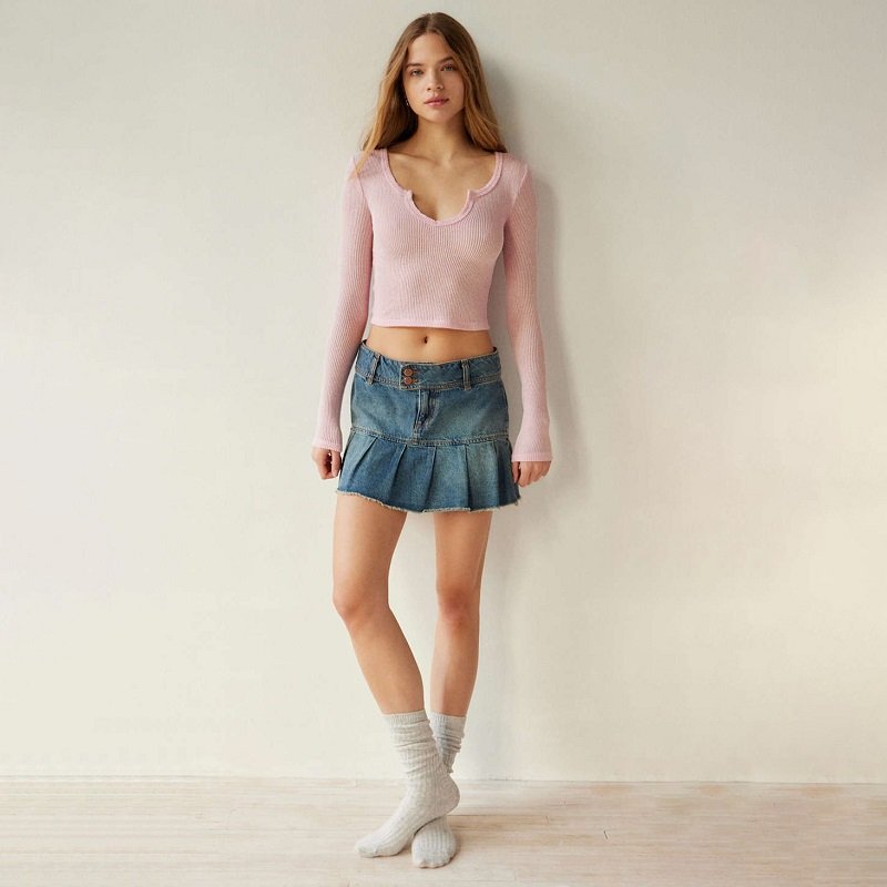 Custom Women's T-Shirt with V-Neck Slim Fit Long Sleeved Knitted Ribbed Mesh Y2K Crop Tops with Casual Style