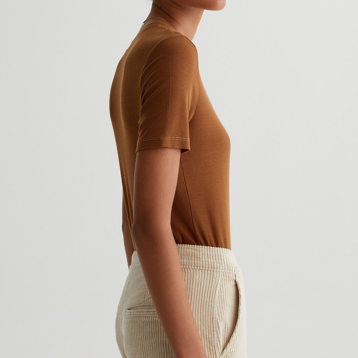 OEM/ODM Custom Classic Caramel Brown Women's Slim Fit Crew Neck T-Shirt - Eco-Friendly 2x1 Lyocell Rib, Soft & Luxurious