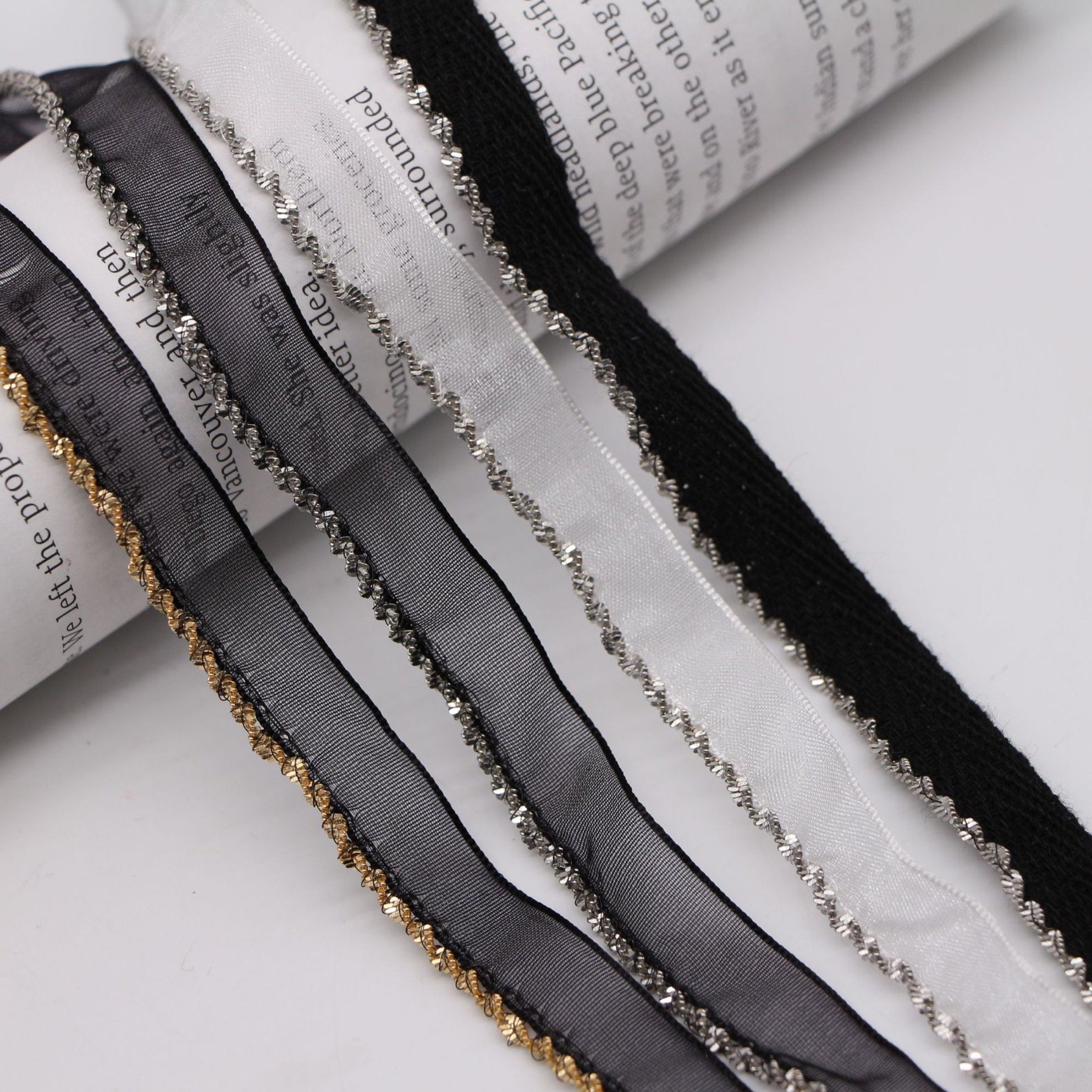 Wholesale 12mm gold chain black lace webbing with twist chain trims beaded for headdress bags DIY clothing accessories