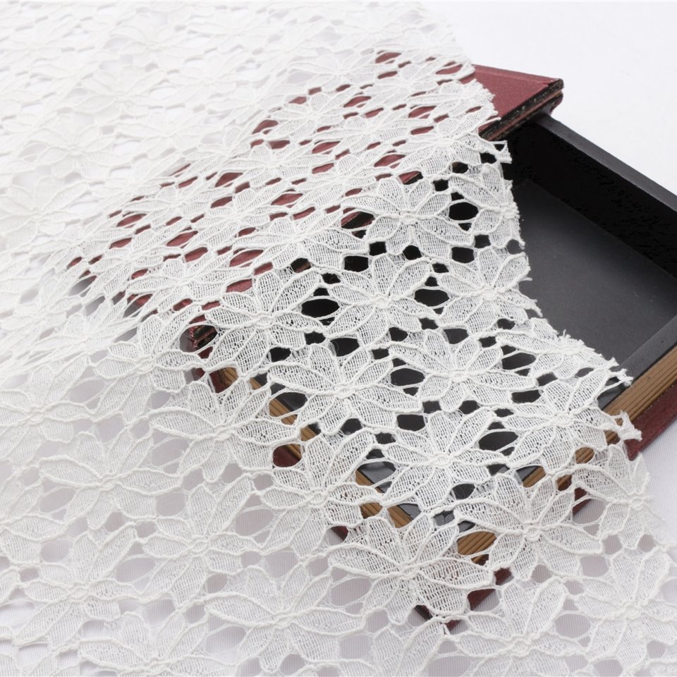 New High Quality Embroidered Nylon White Flower Tulle Lace Fabric For Wedding Gown