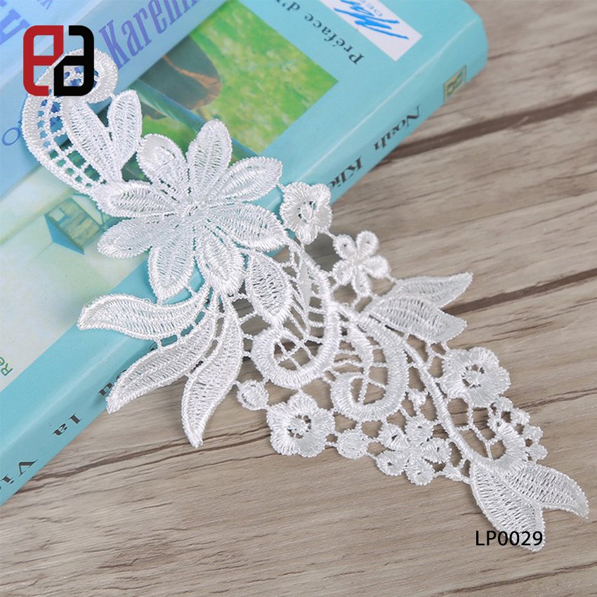2020 Polyester Fashion Garment Polyester Flower Embroidery Lace Fabric Collar in Pair