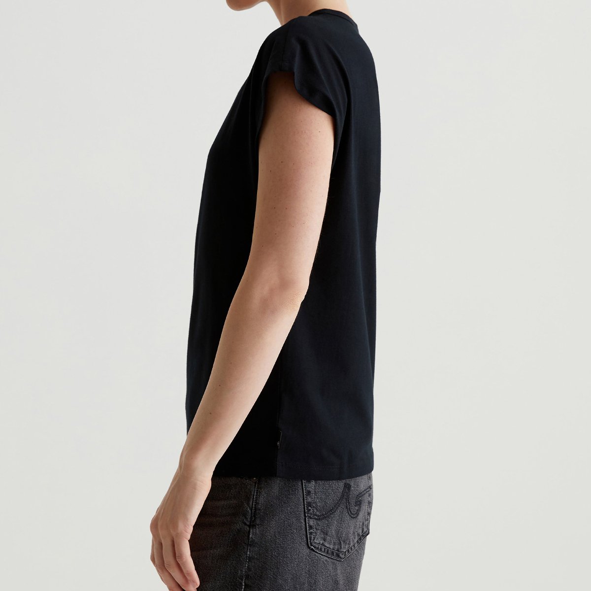 OEM/ODM Custom Black Stretch-Blend Jersey Women's Batwing-Sleeve T-Shirt - Wide Scoop Neck, Luxurious Comfort