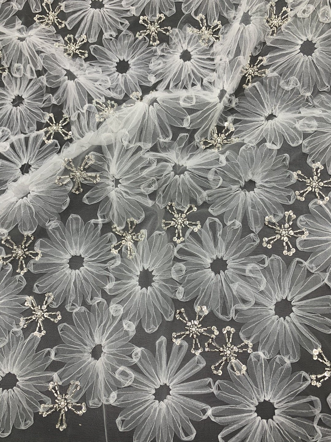 Wholesale Price Luxury Hand Made Heavy Beads Floral Bridal Lace Fabric Sequin Embroidery Fabrics with Flower Shape