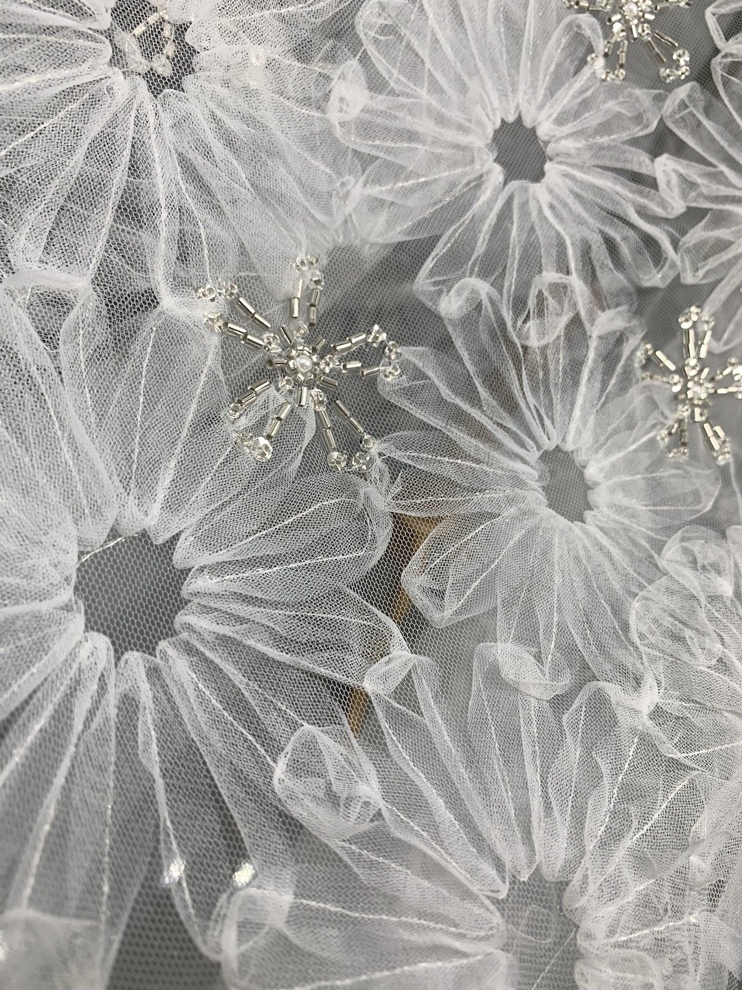 Wholesale Price Luxury Hand Made Heavy Beads Floral Bridal Lace Fabric Sequin Embroidery Fabrics with Flower Shape