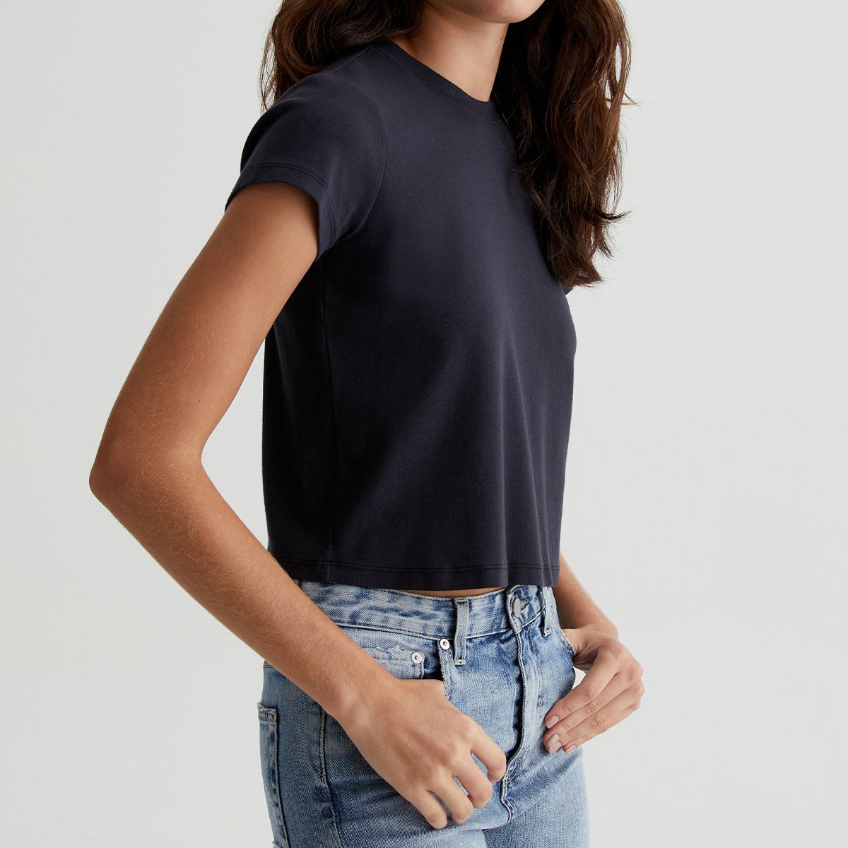 OEM/ODM Women's Cropped Crewneck Tee - 90s Vintage Style, Cotton-Blend Baby Rib Knit, Classic Black, Short Sleeve Top