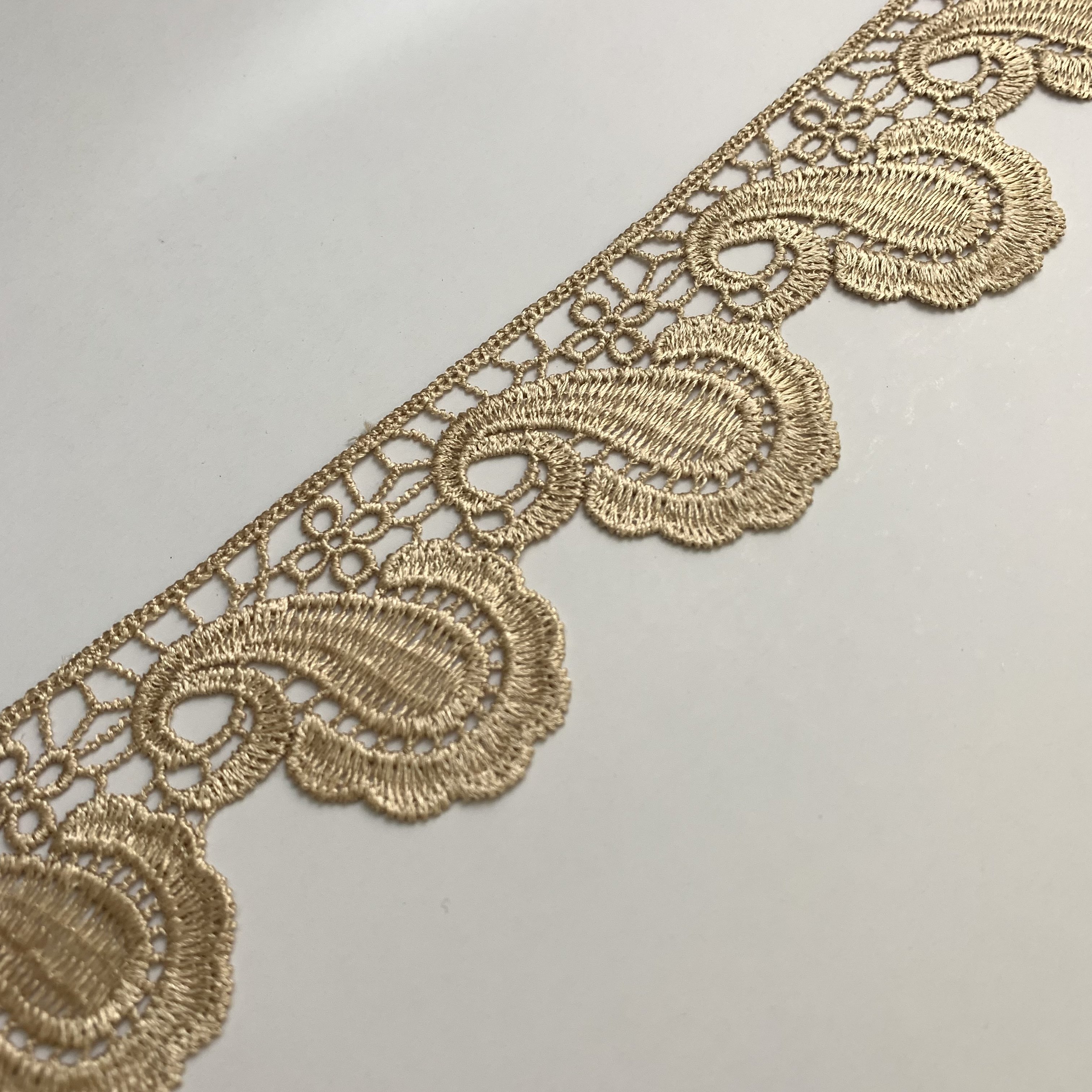 Wholesale Cheap Rendas Golden Flower Embroidery Fabric Guipure Water Soluble Polyester Lace Fabric Trim For Dress Lace