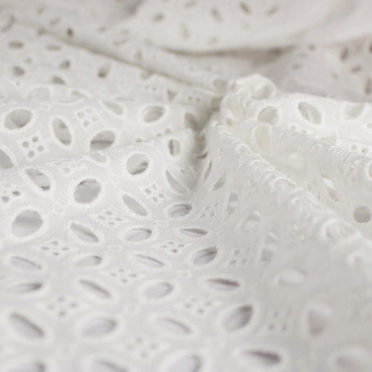 Cheerslife 2020 120Cm Ivory White 100% Cotton Eyelet Embroidery Embroidered Lace Fabric For Women Dress Clothing Supplier