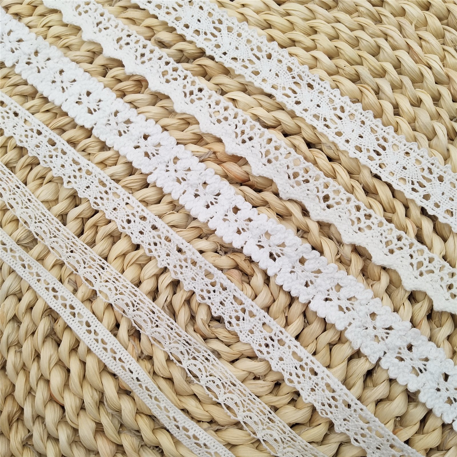 Sustainable Lace Making Machine Gold Fabric Guipure Lace Trim Retro Factory Supply Luxury Embroidery Crocheted Free of Charge