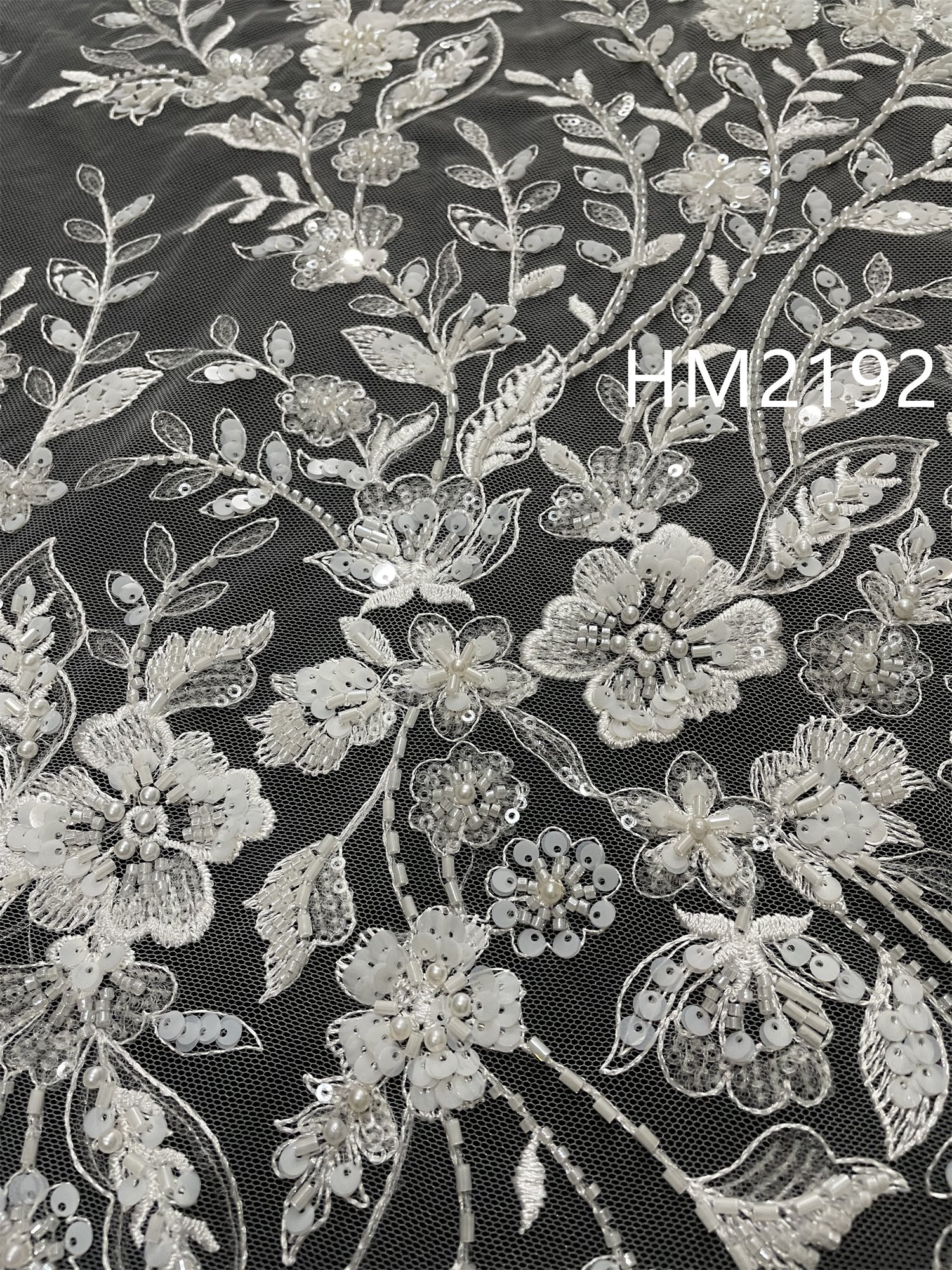 Classic Flower Pattern Embroidery Fabrics Beaded and Sequins Net Mesh Lace Fabric for Party Gown or Gown