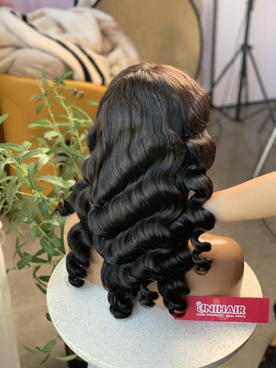 Natural Human Hair Wig for Black Women Wig Loose Curly closure lace high quality from VietNam