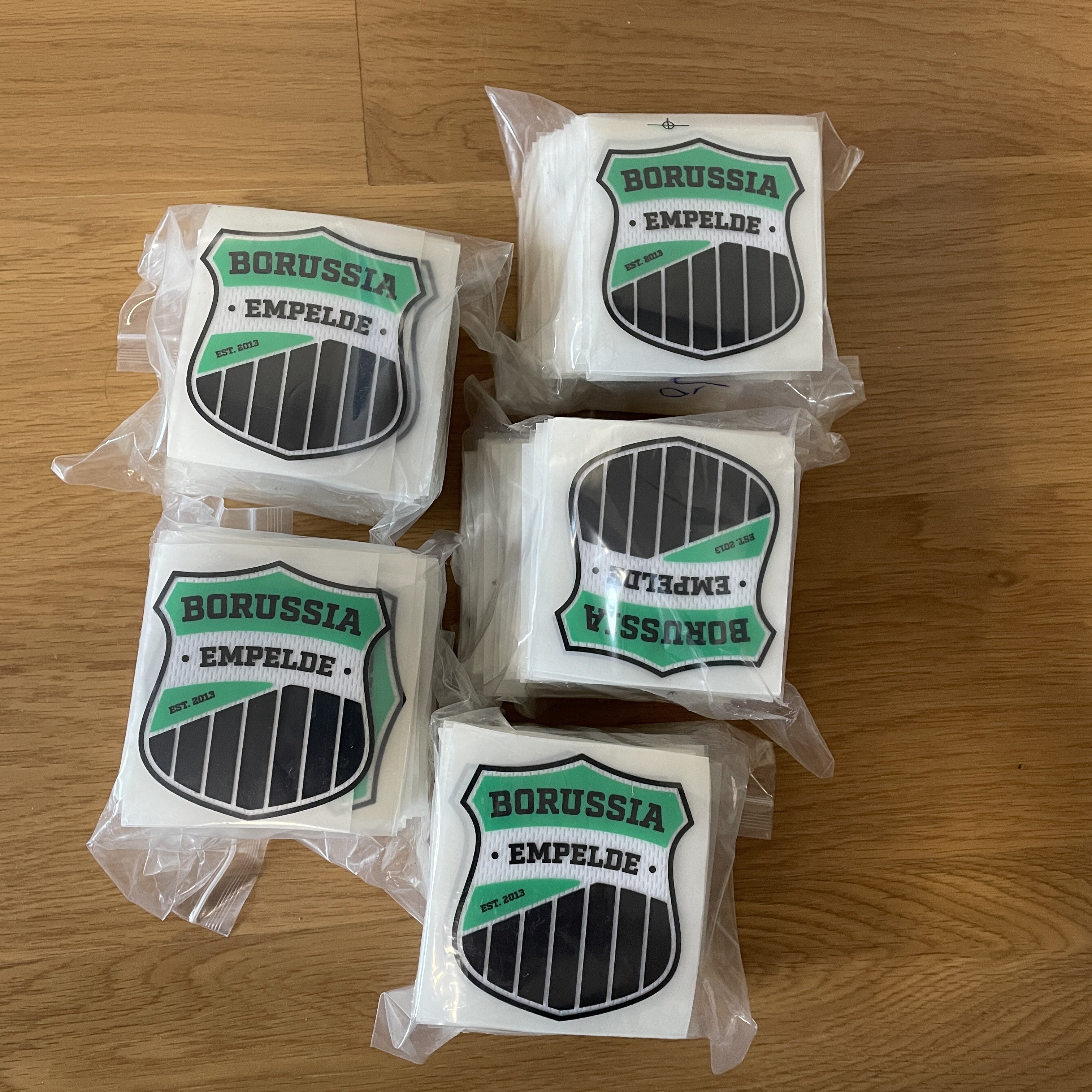 Iron On Patch Silk Screen Printing Silicone Logo and Border on Soft Mesh Fabric