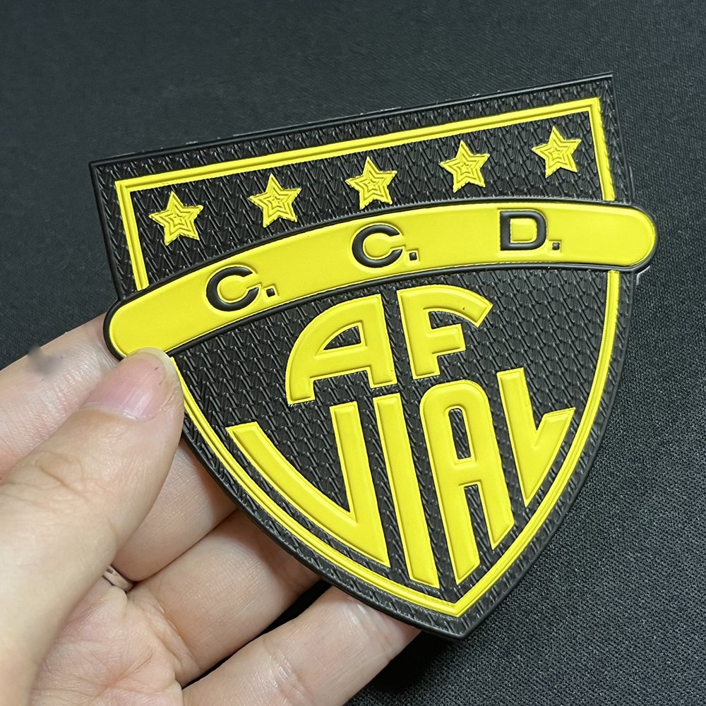 Clothes Hang Tags Maker Custom Printing 3D Embossed Silicone Logo Heat Transfer Label for Clothing Accessories