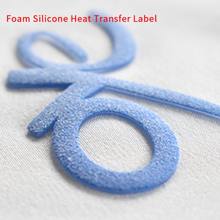 Heat transfer badge foaming label velvet fashion brand custom patch rubber foam 3d silicone heat transfer labels