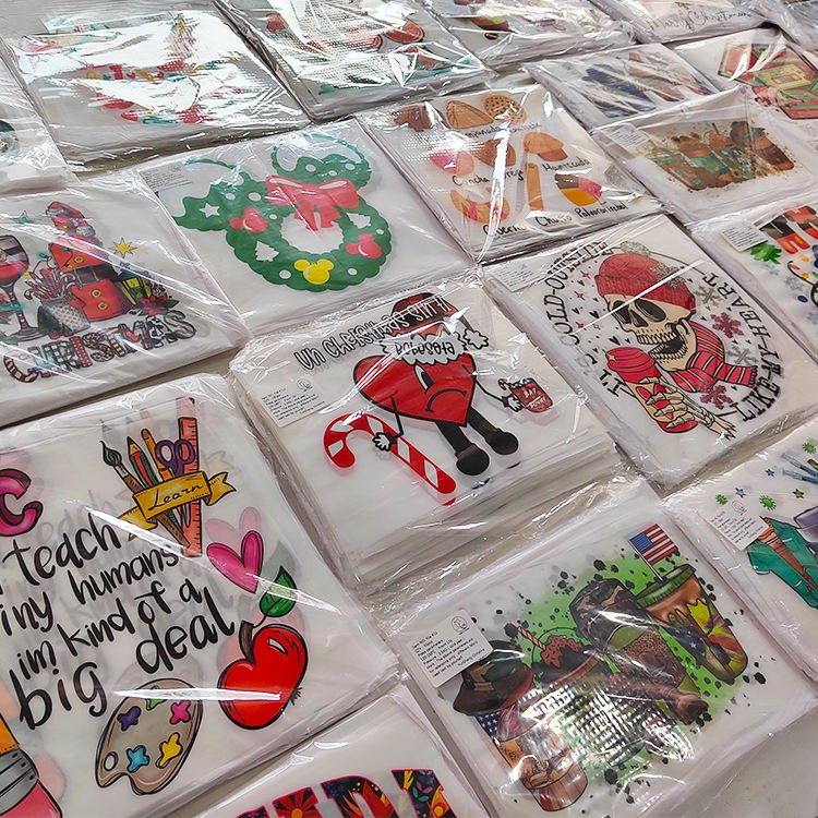Yunshang custom dtf designs iron on sticker transfer printing fabric plastisol 3D heat transfers for t-shirt clothing logs