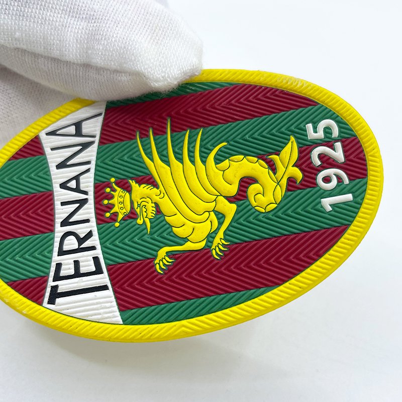Factory Custom Clothing Tags Printing 3d Logo Raised Label Silicone Heat Transfer Glossy Silver Gold TPU Patches For T-shirt