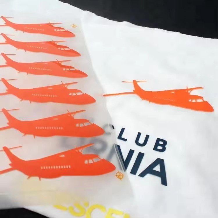 good quality PET Vinyl Custom 3D Raised Logo High Density Rubber Silicon Heat Transfer Printed for Clothing Label garment