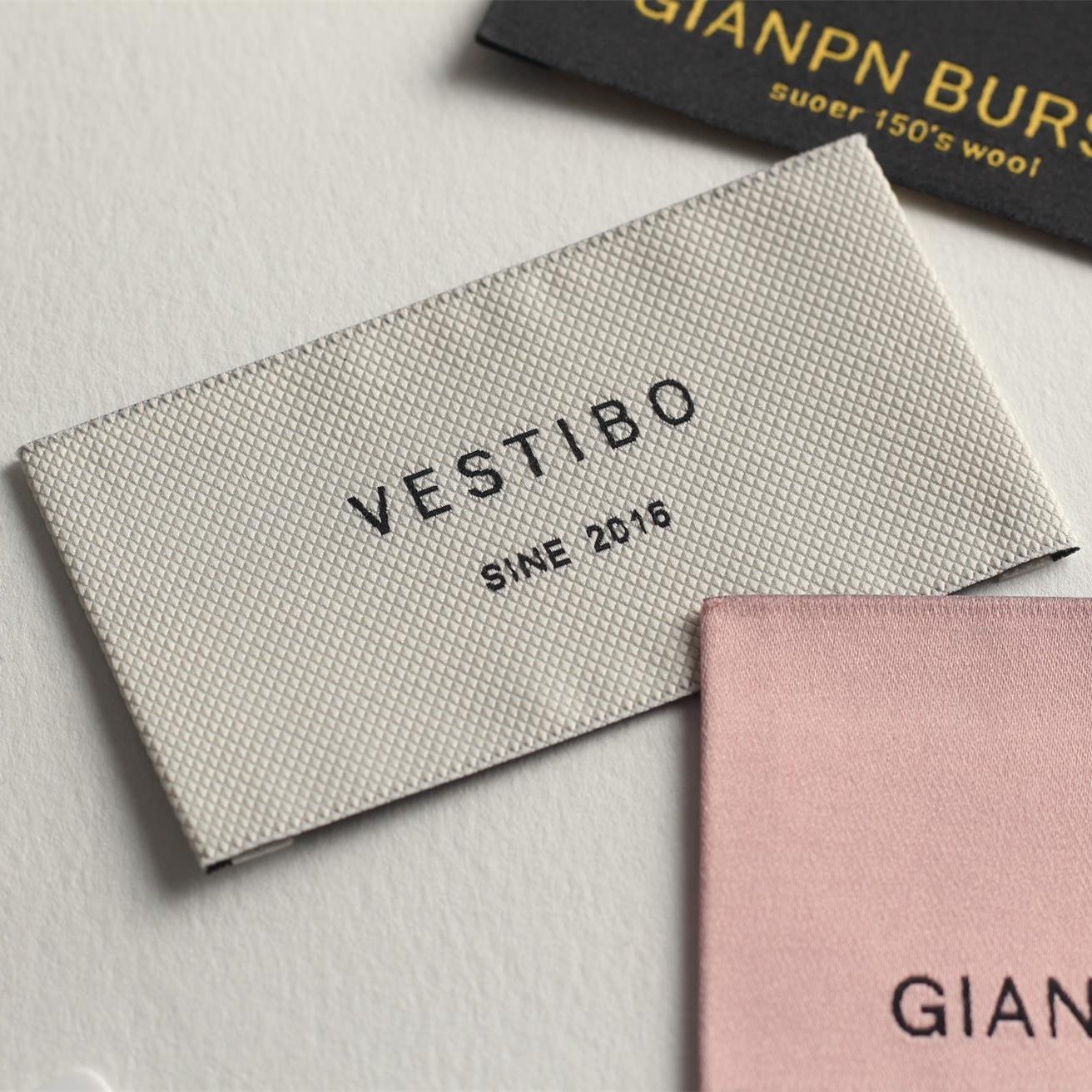 Customized satin woven label brand logo 3D silicone heat transfer printing luxury cotton label for clothing accessories
