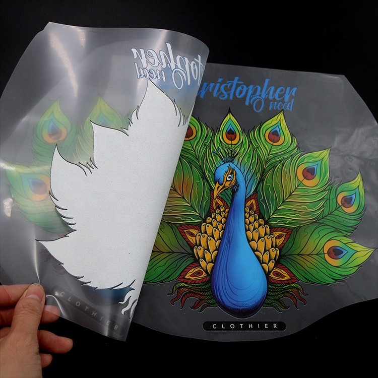 Creative Labels Custom Printing Animal Peacock Brand Logo T-shirts Vinyl Heat Transfer Printing Labels