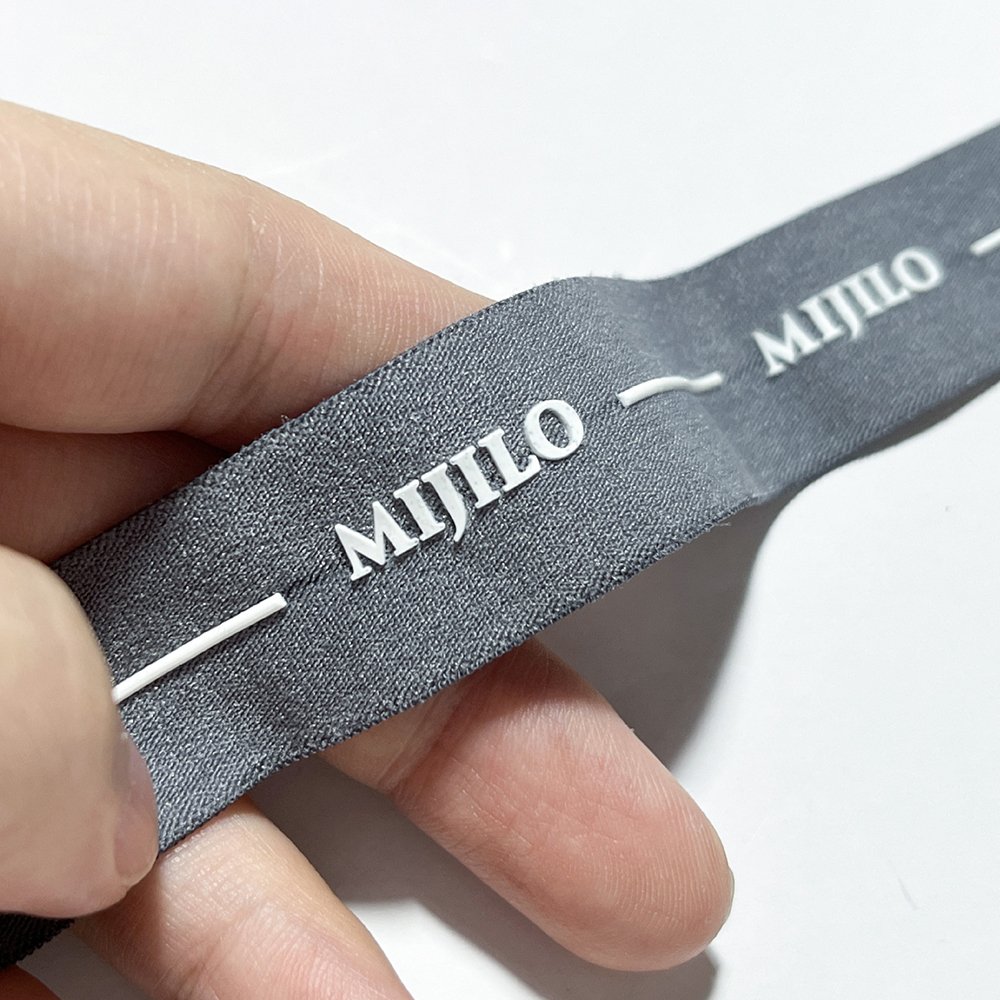 Hot Sale Custom Rubber 3D Iron on Silicone Logo Heat Transfer Printing Silicone Sticker Label Silicone Heat transfer for Cloth