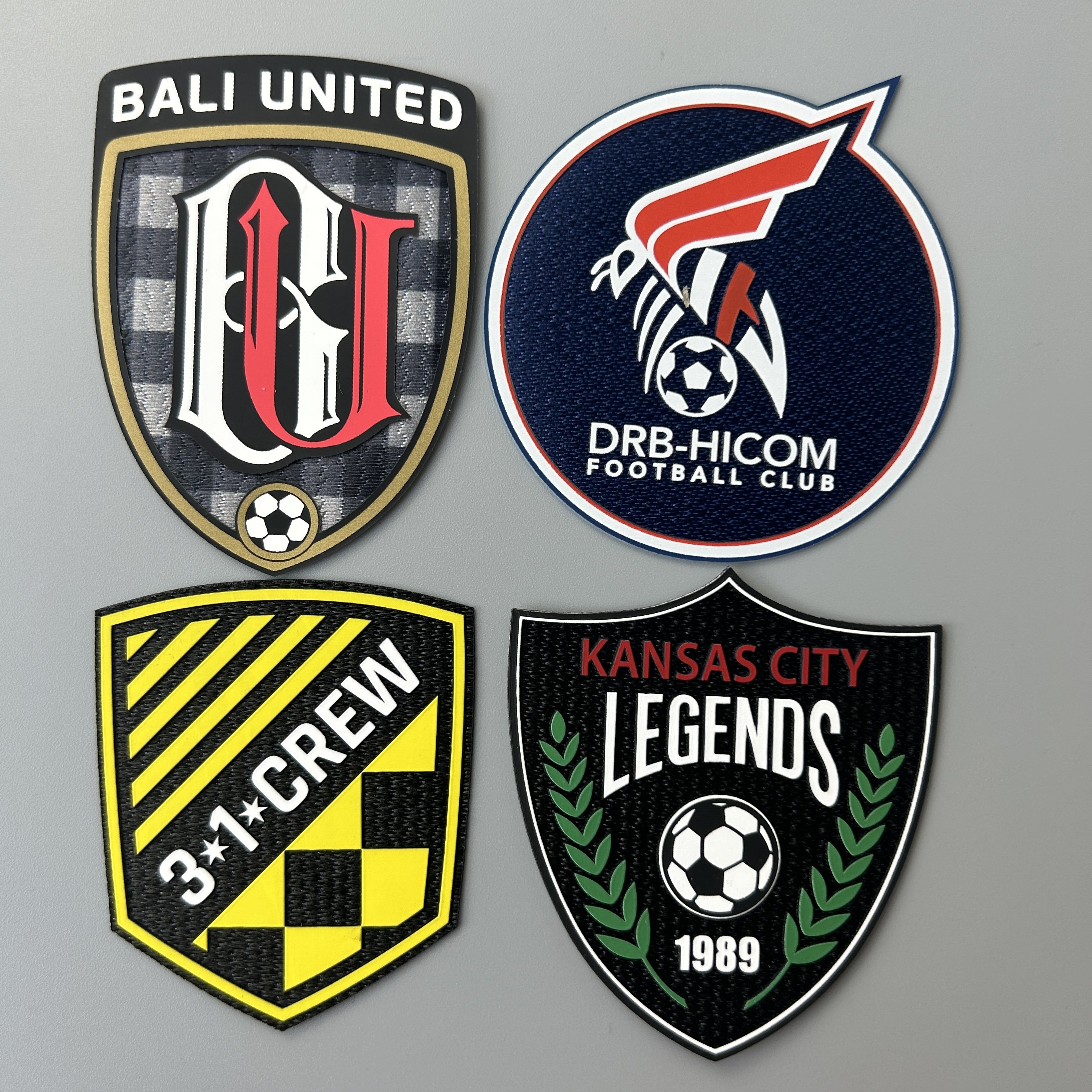 Factory Custom Silk Screen Printing Rubber Logo Club Patch Raised Effect Soft Silicone Heat Transfer Labels for Clothing