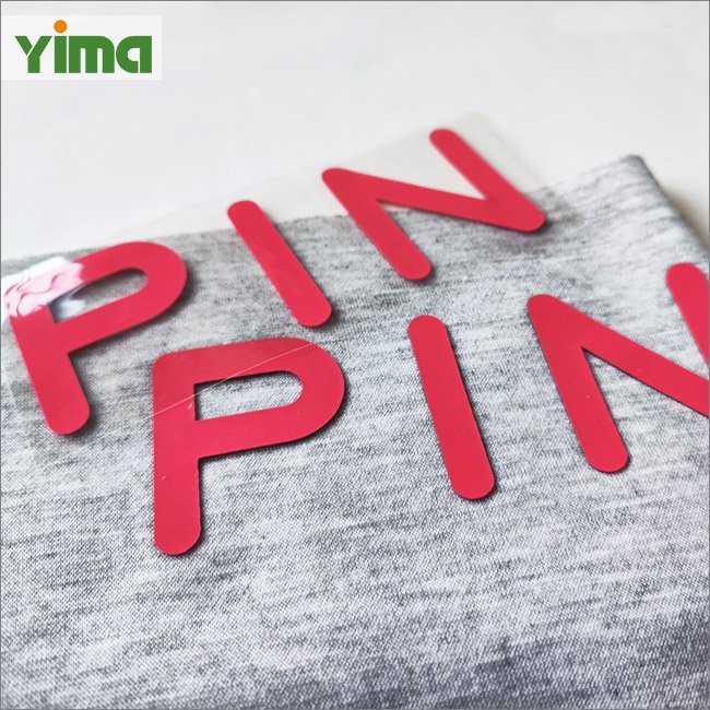 Custom Iron On 0.4mm 1mm Thickness Silicon Sticker Luminous Heat Transfer Printing Garment Label Silicone Logo For Clothes