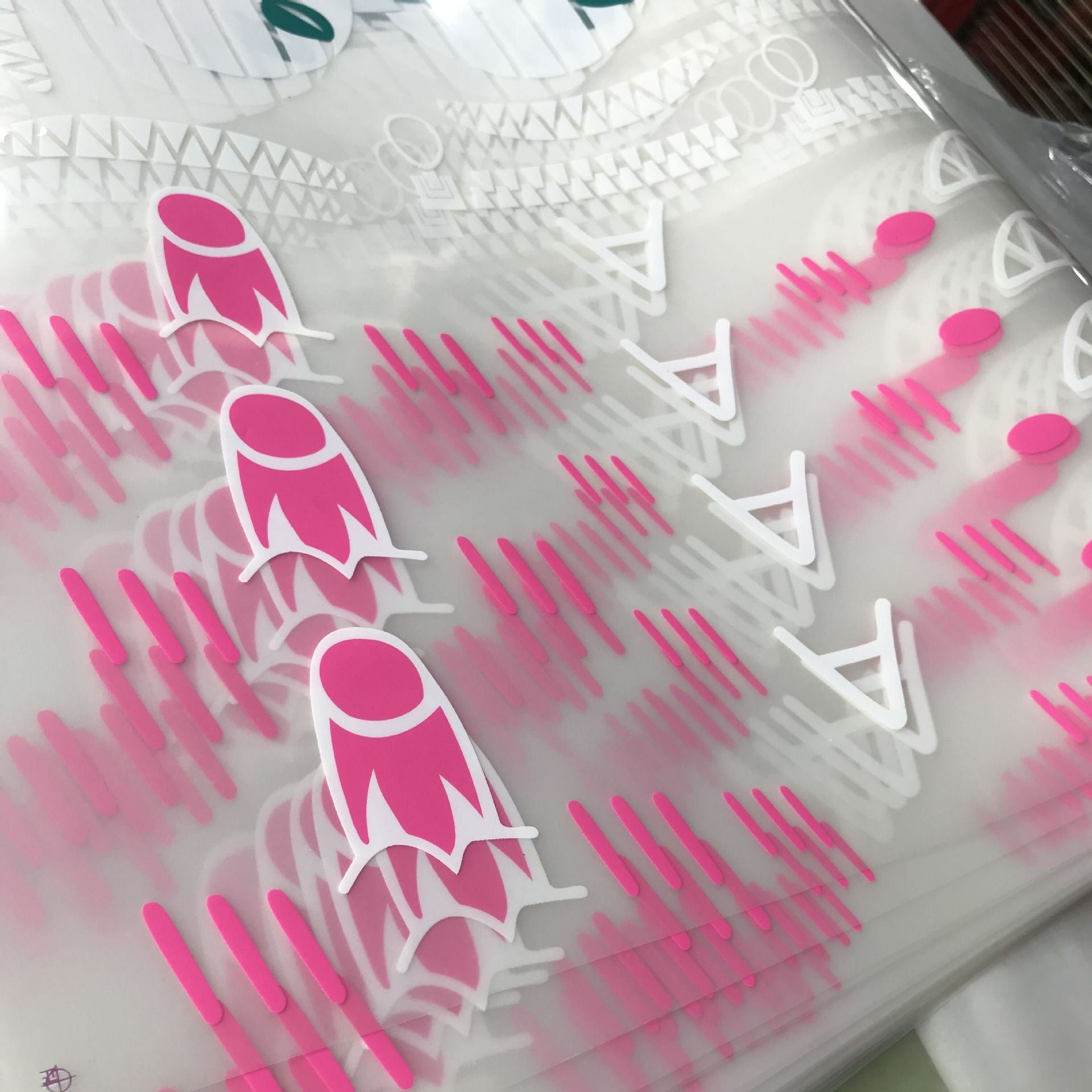 Cuatomzied Clothing Heat Transfer Sticker Full Color Plasticsol Screen Printing Logo DTF Transfer Label For T-Shirt