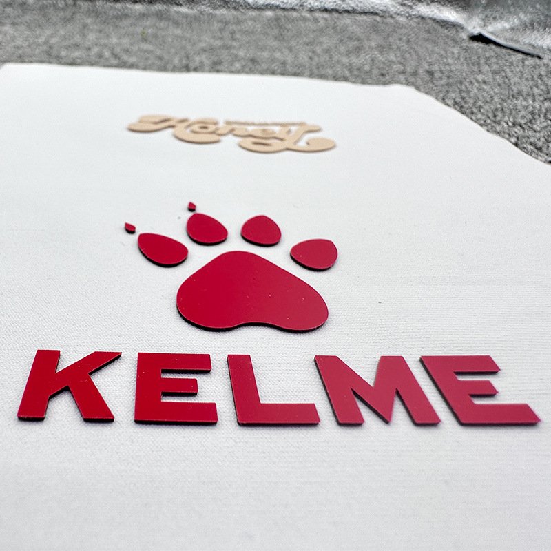 Custom high density Logo Rubber silicone heat transfer label iron on transfer print on t-shirt Rubber Silicone Label