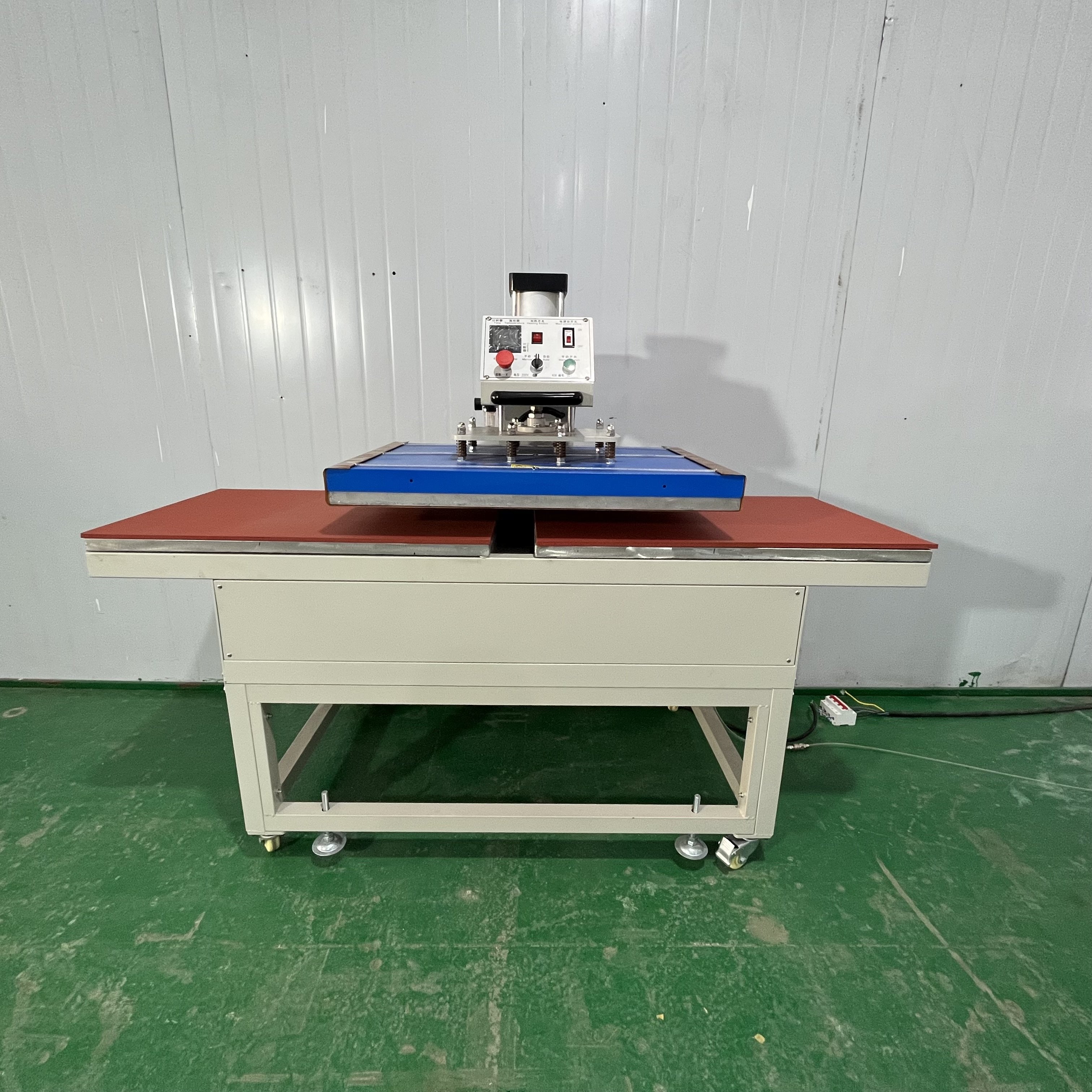 Heat Transfer Printing Machine High Pressure Clothes T-Shirt Logo Printing Machine Manual Heat Stamping Machine