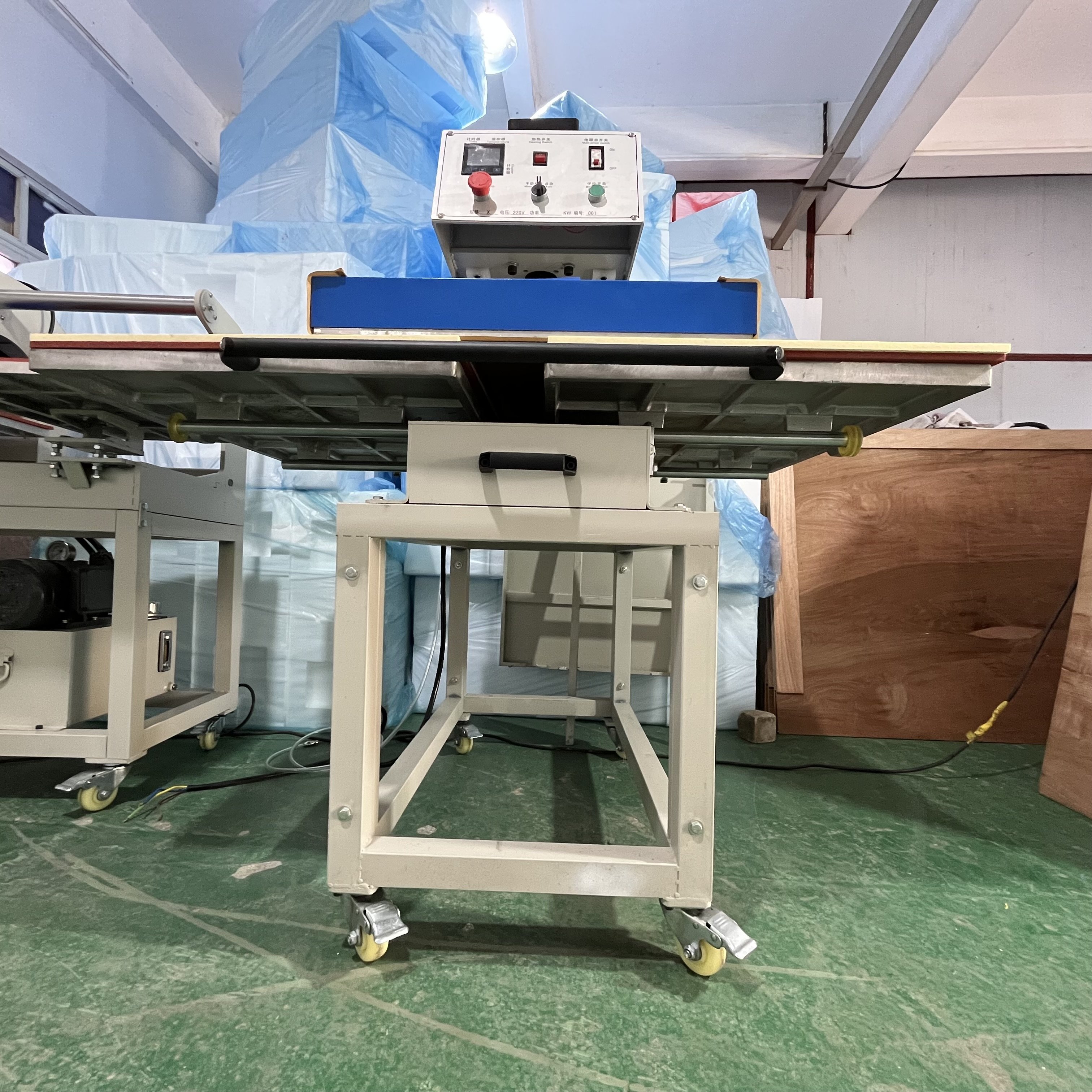 Heat Transfer Printing Machine High Pressure Clothes T-Shirt Logo Printing Machine Manual Heat Stamping Machine