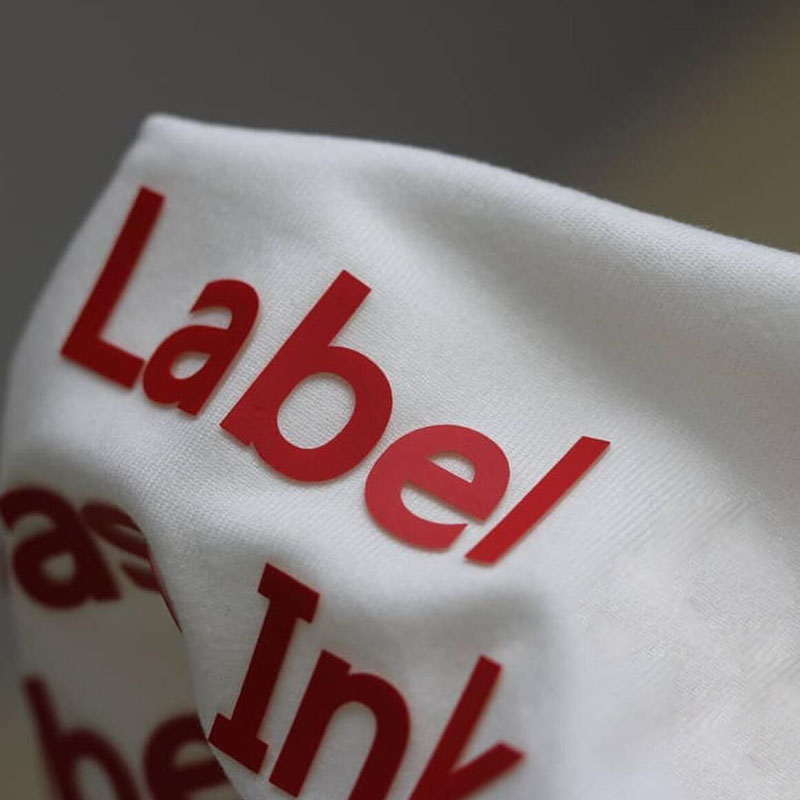 Wholesale fashionable custom 3d waterproof heat transfer silicone logo labels iron on neck size labels for clothing