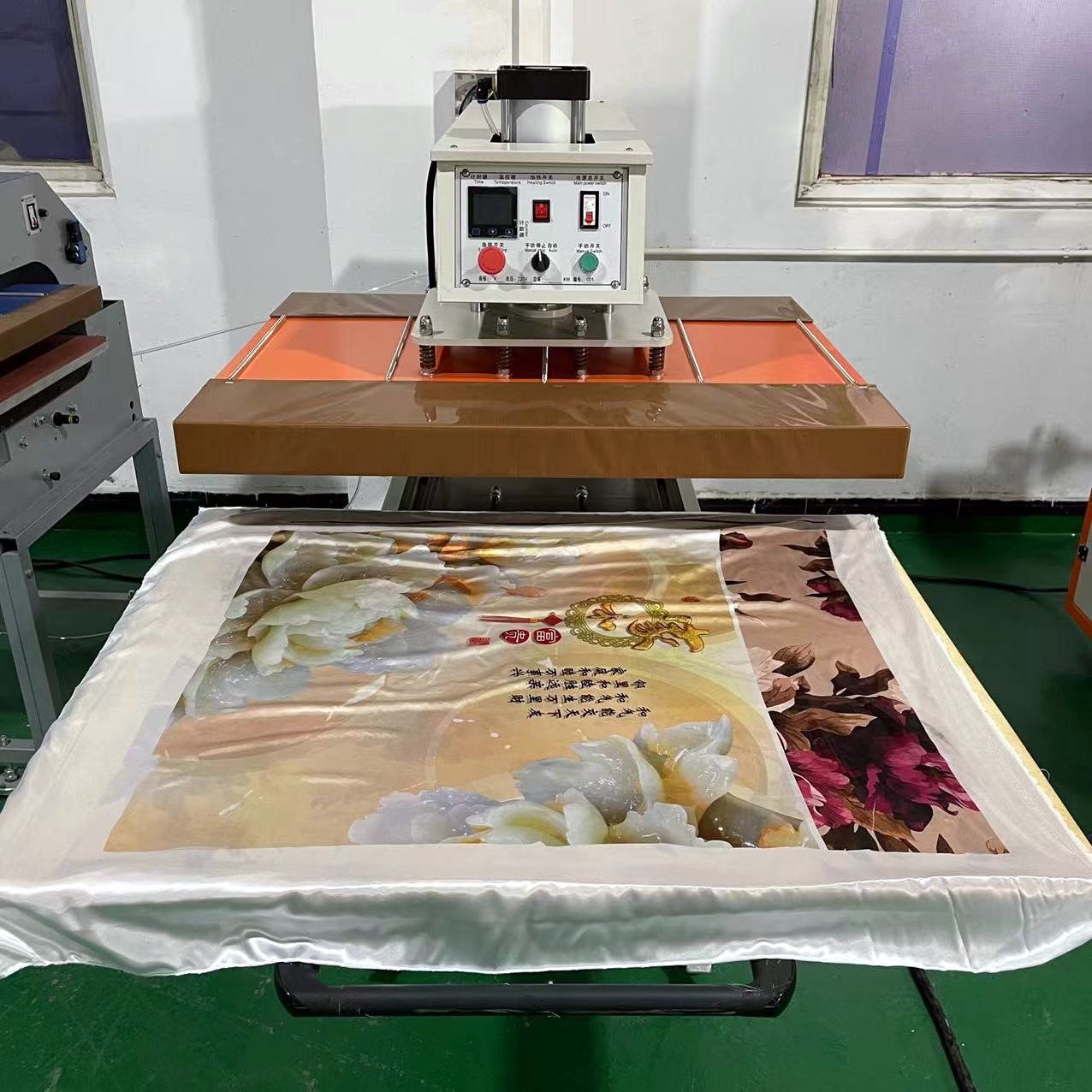 Large Format Smooth Swing Touch LCD Heat Press Machine Heavy Duty 80x100 Sublimation Machine Garment Fabric Printing Provided