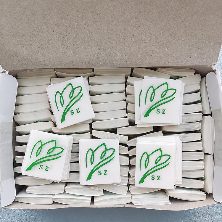Custom Clothing brand 3d Logo silicone heat transfer printing Patches Label for clothes t-shirts Iron On Patch